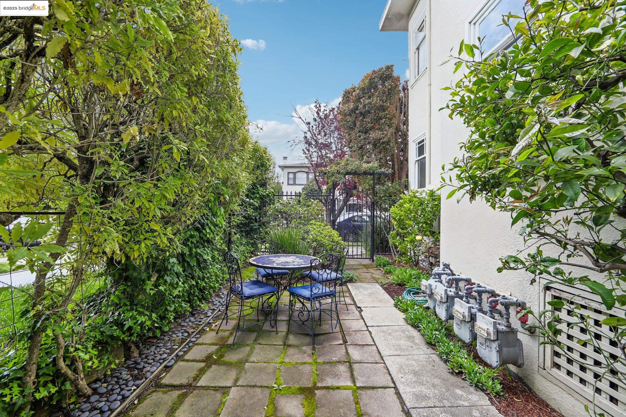 2600 Ashby Ave # 3