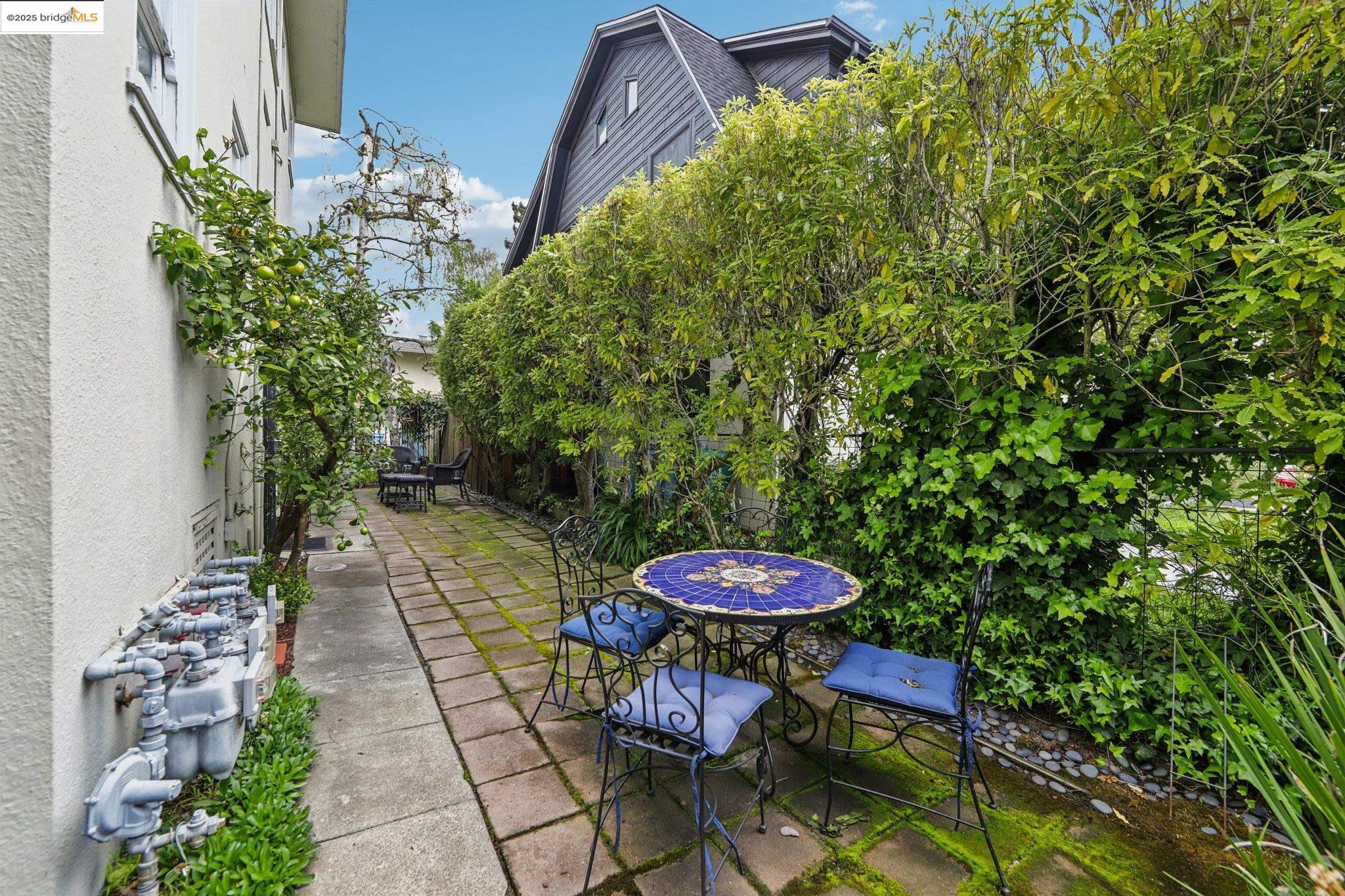 2600 Ashby Ave # 3