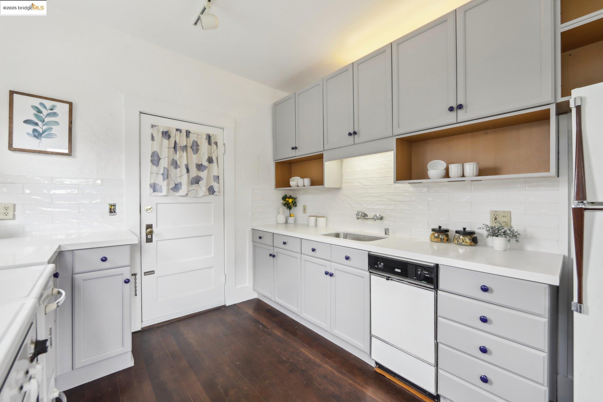 2600 Ashby Ave # 3
