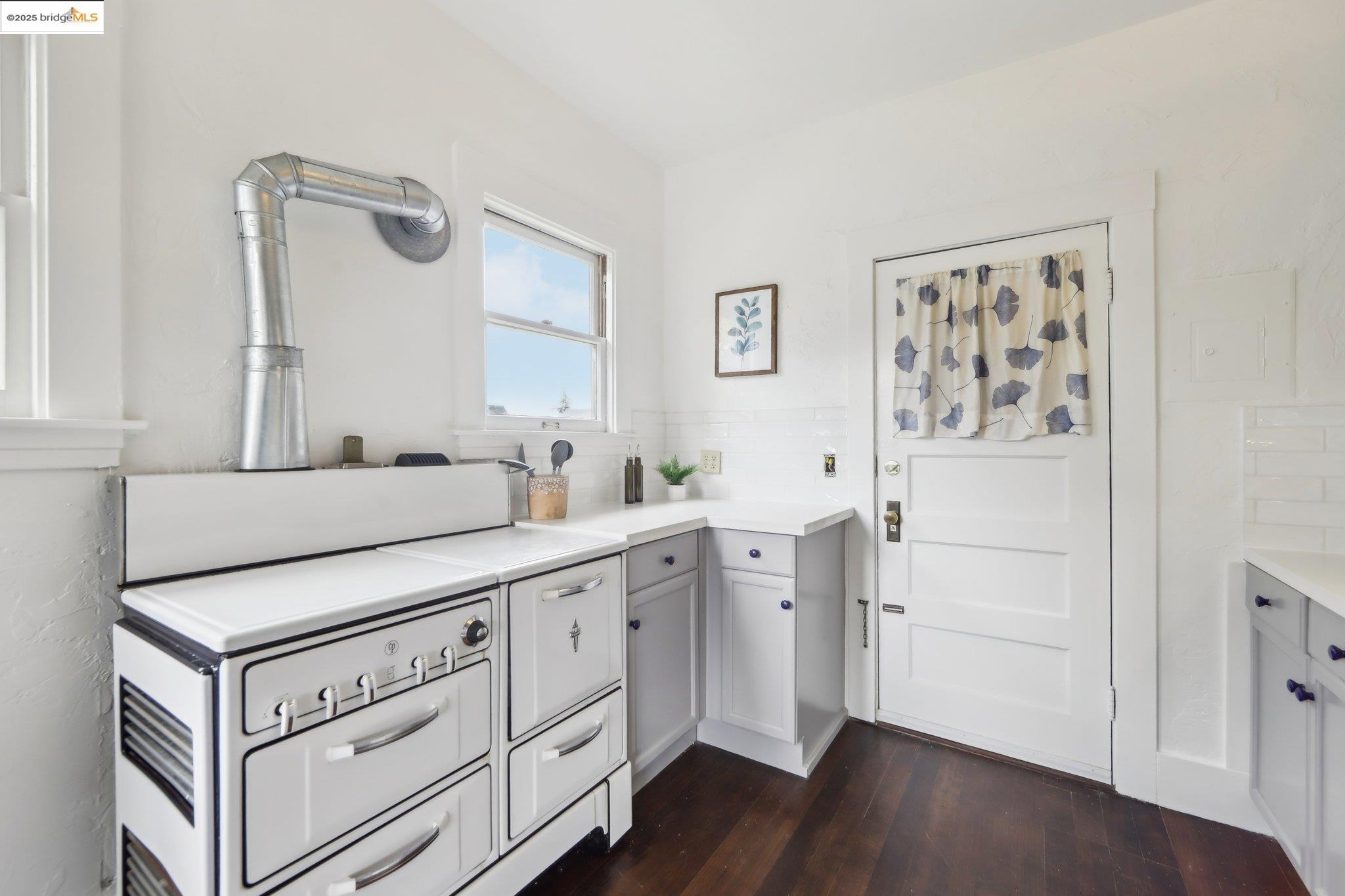 2600 Ashby Ave # 3