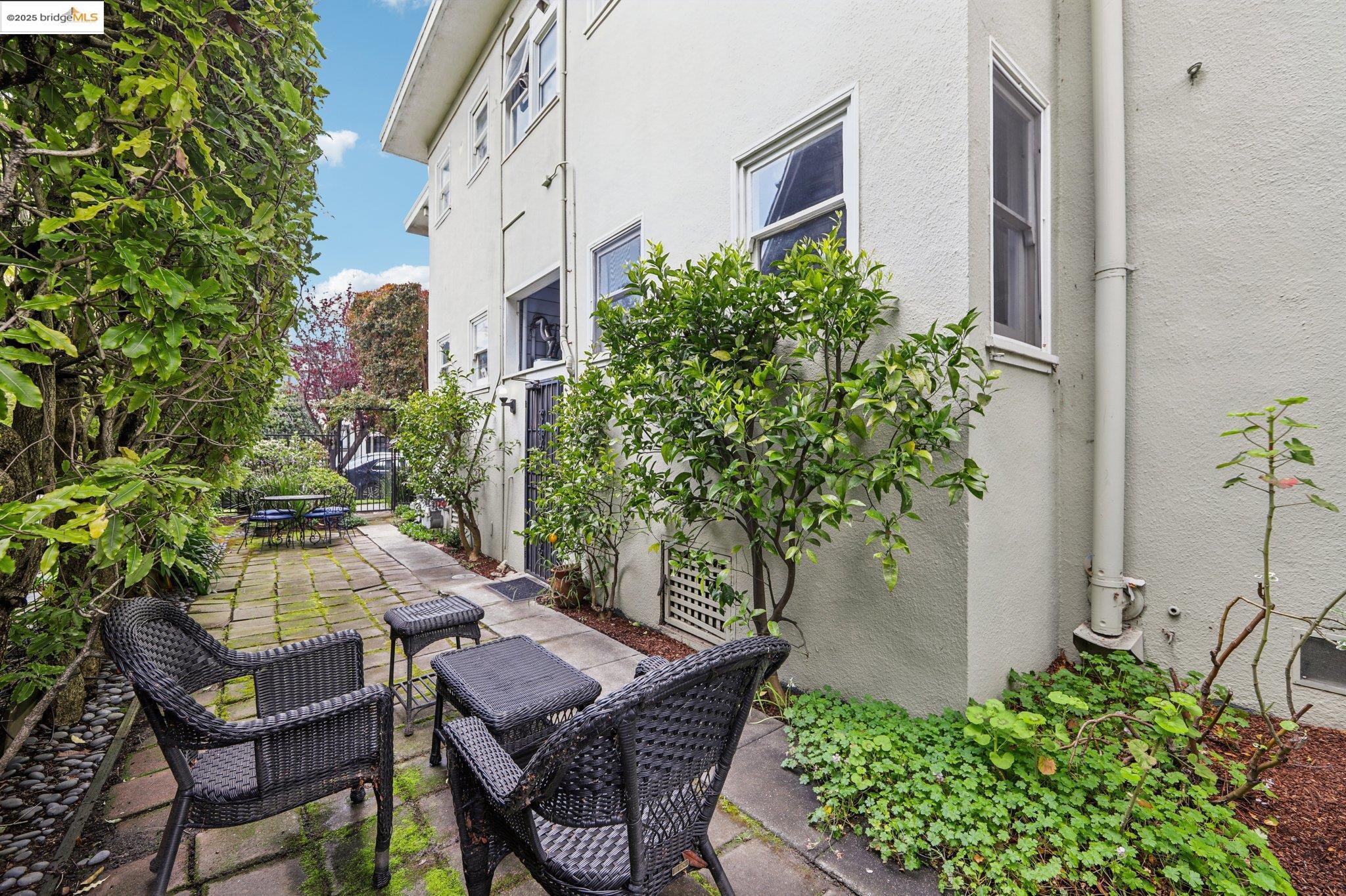 2600 Ashby Ave # 3