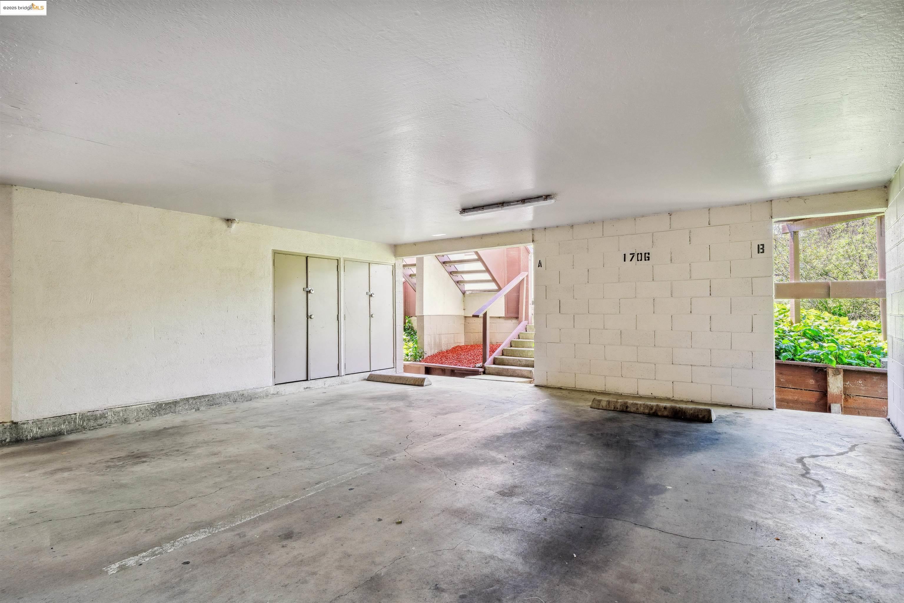 1706 Dalessi Dr