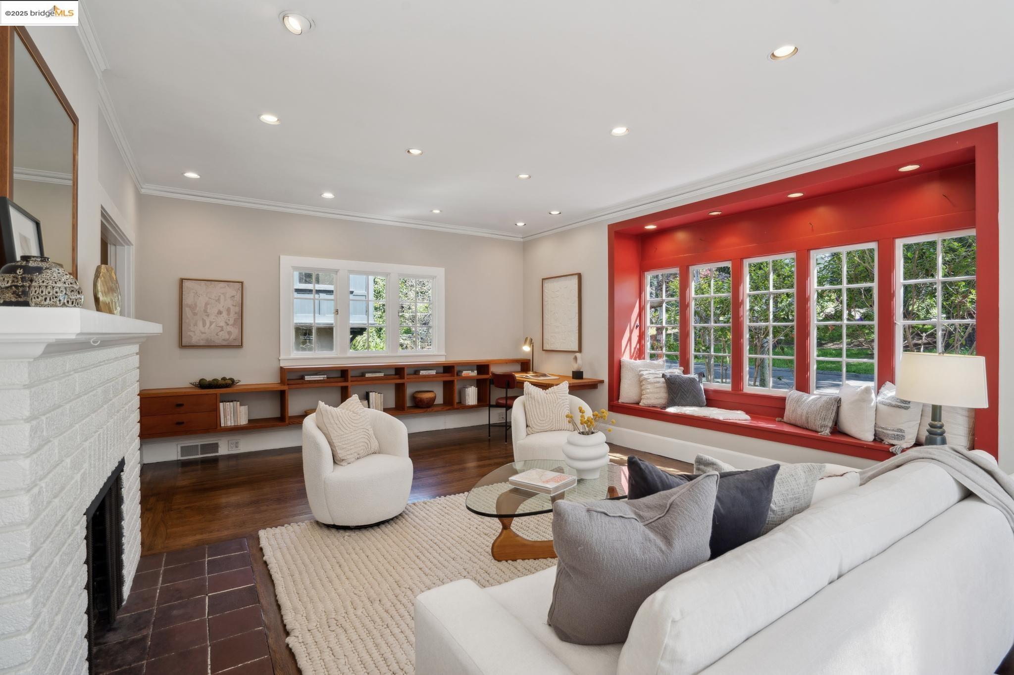 59 Parkside Dr
