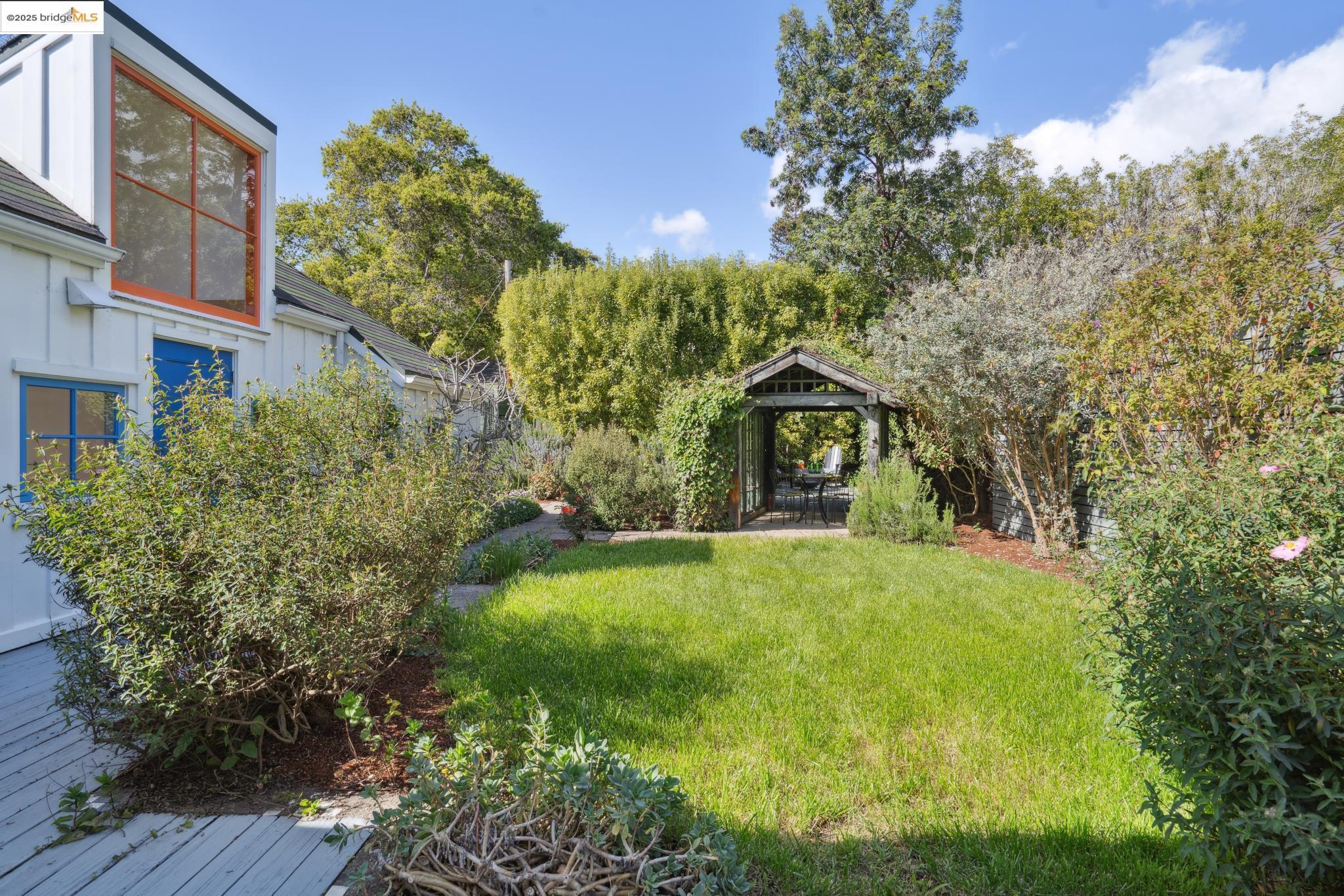 59 Parkside Dr