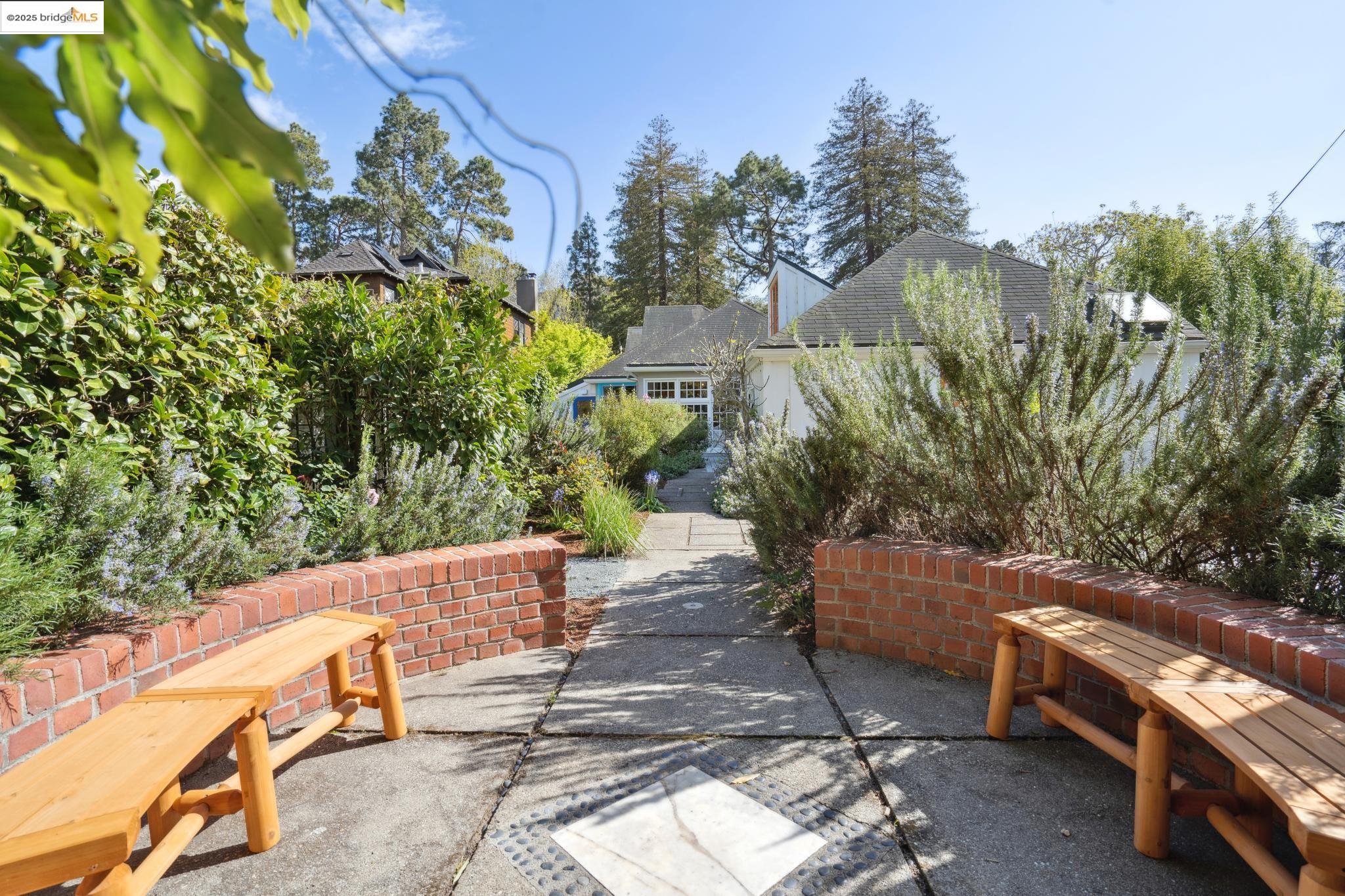 59 Parkside Dr