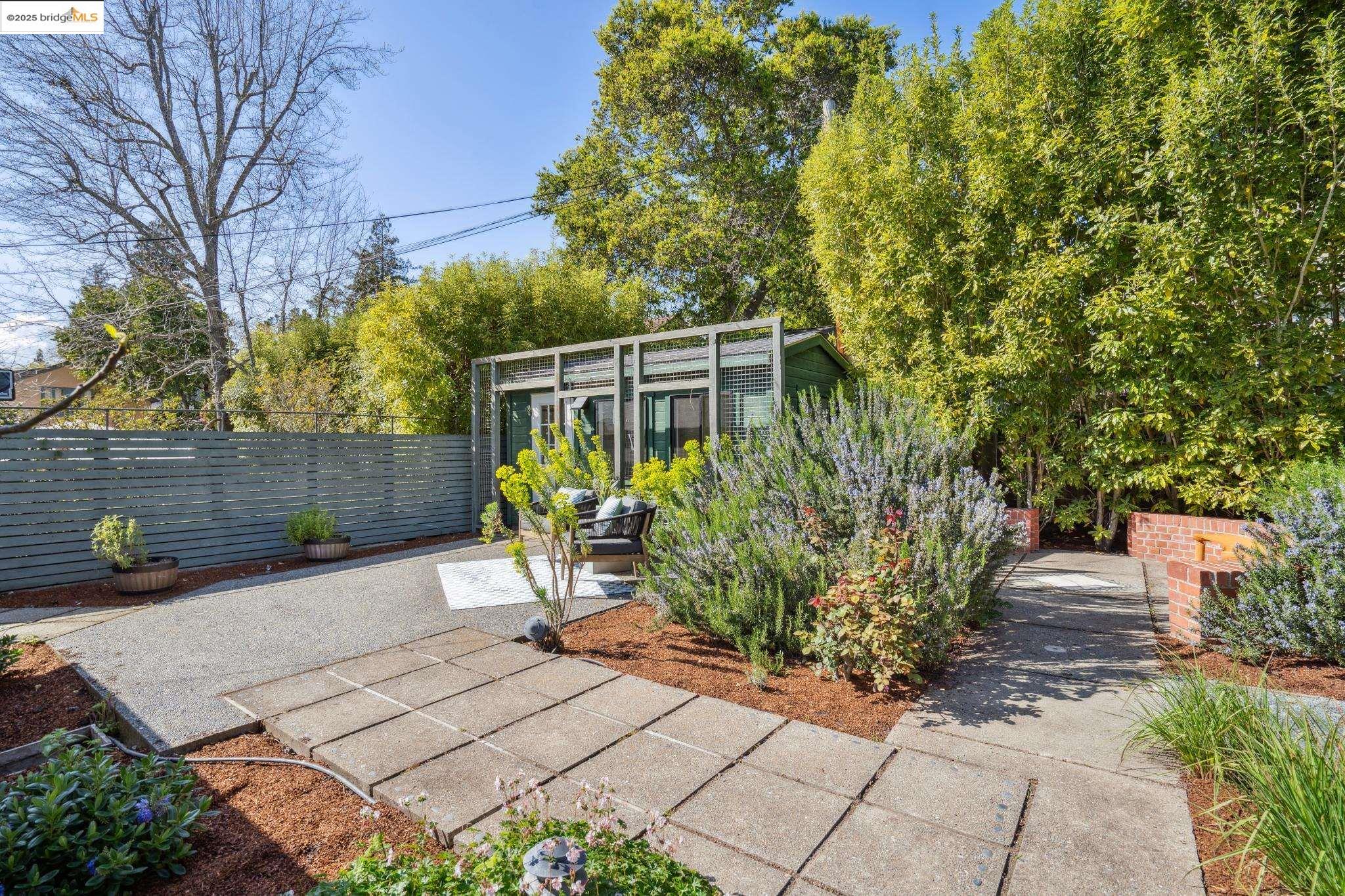 59 Parkside Dr