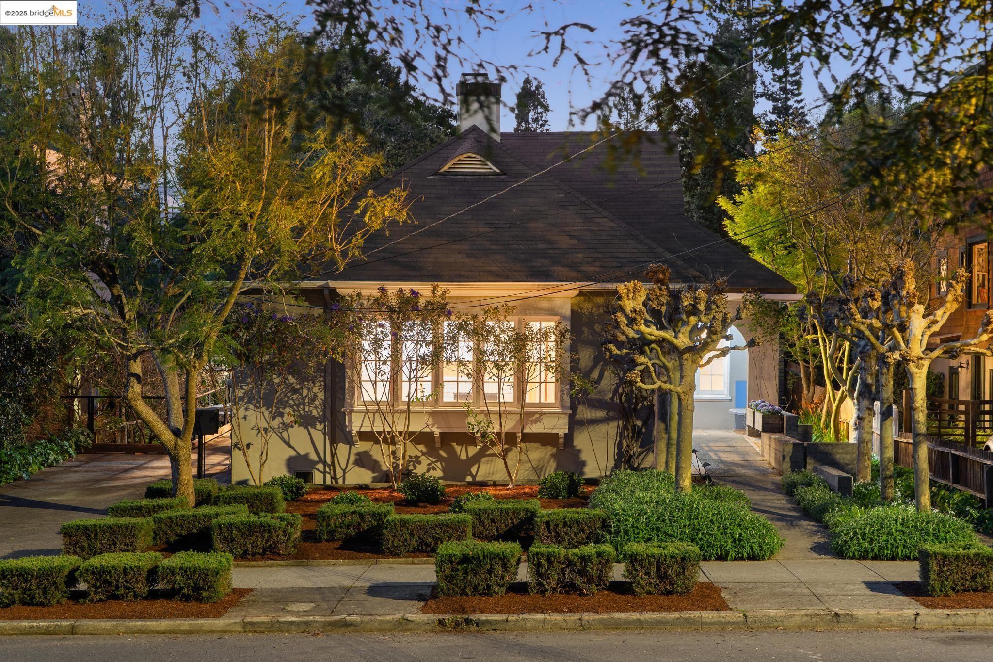 59 Parkside Dr