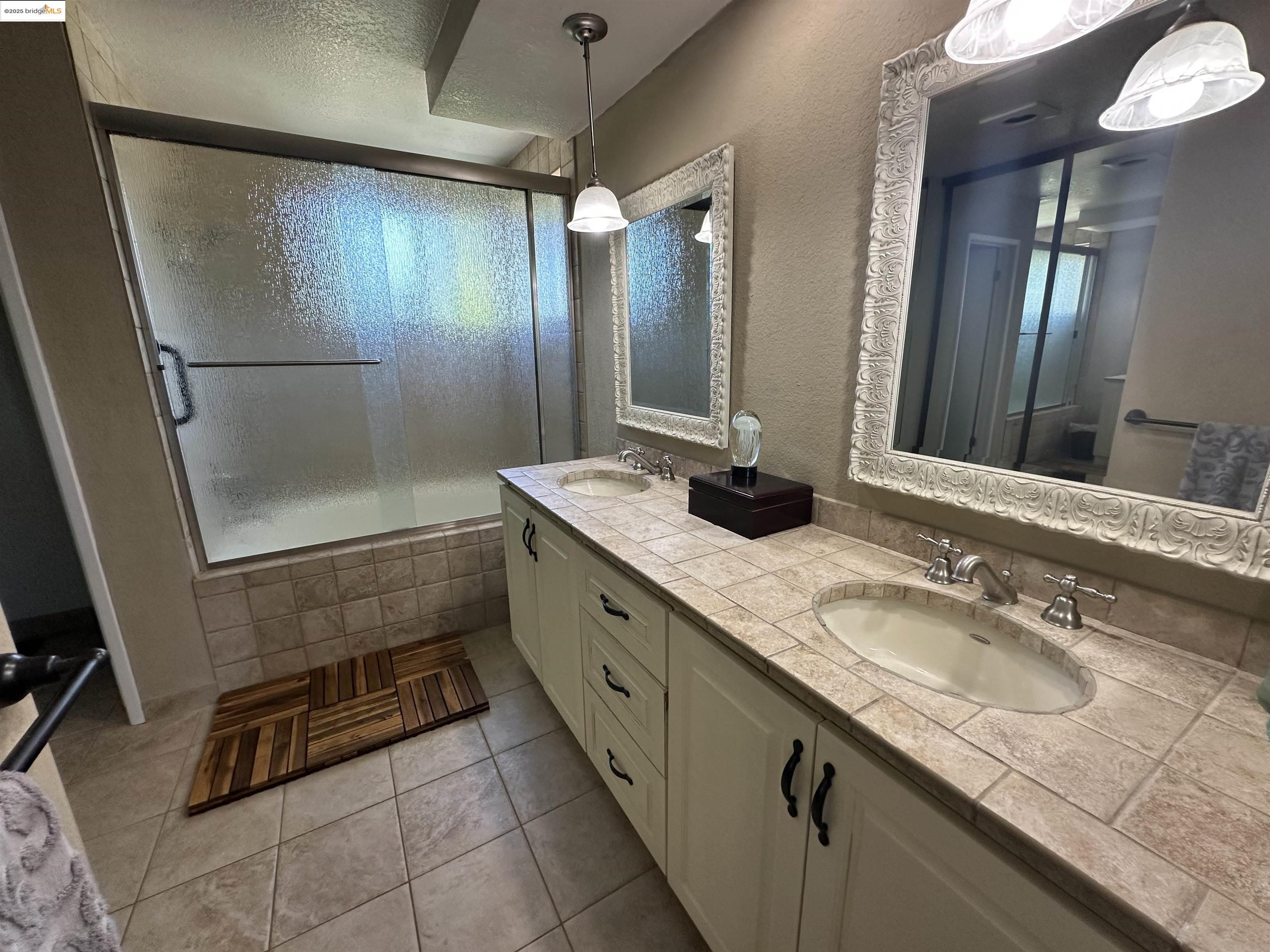 2070 Largo Ct