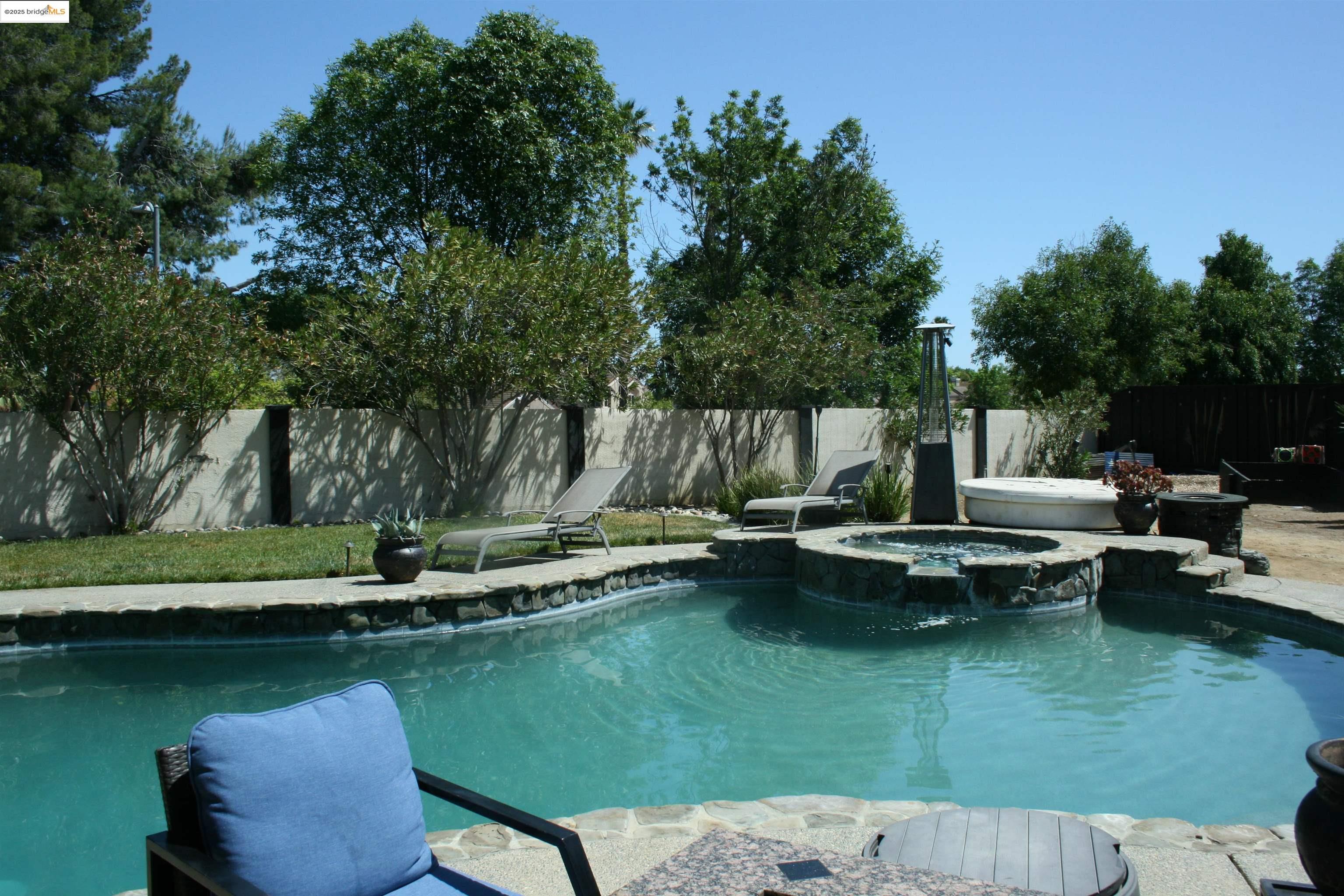 2070 Largo Ct
