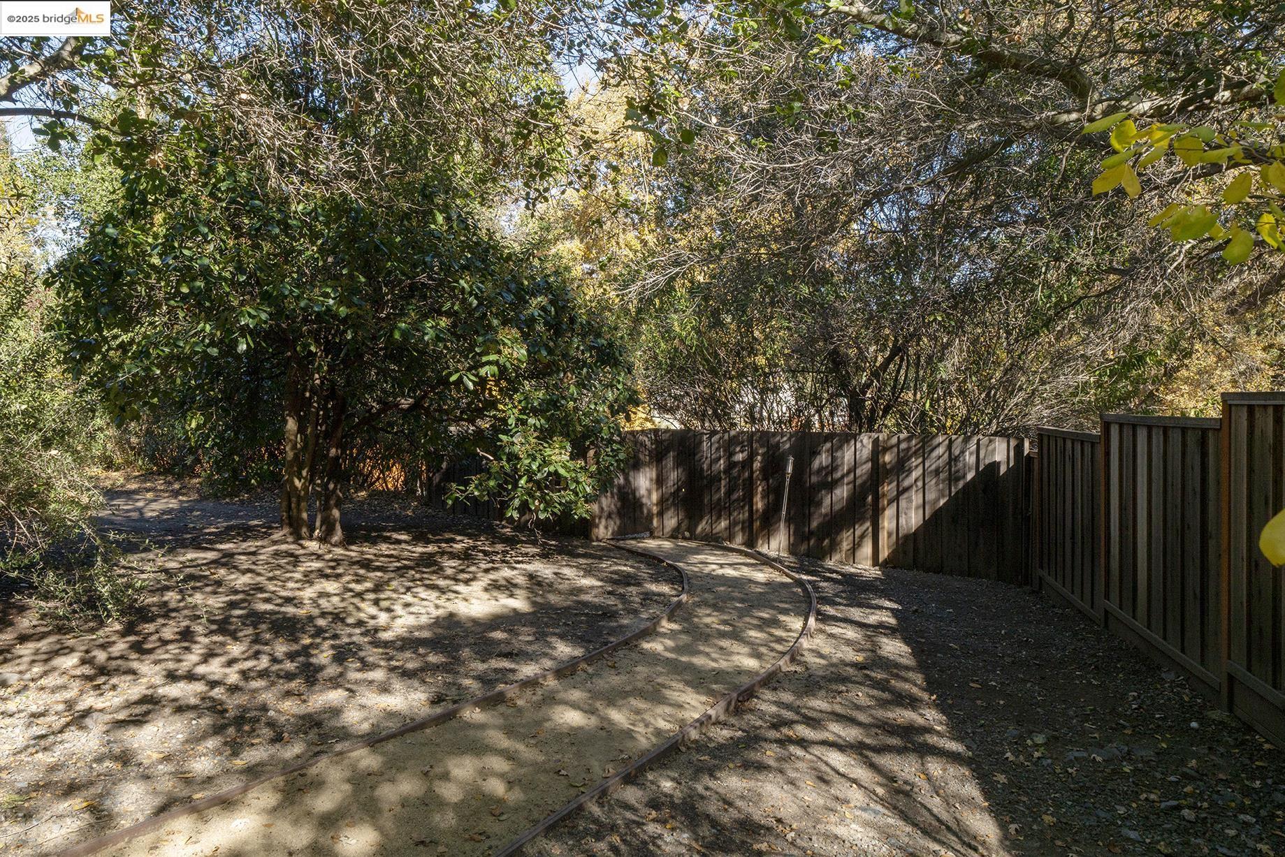 2500 Lunada Lane
