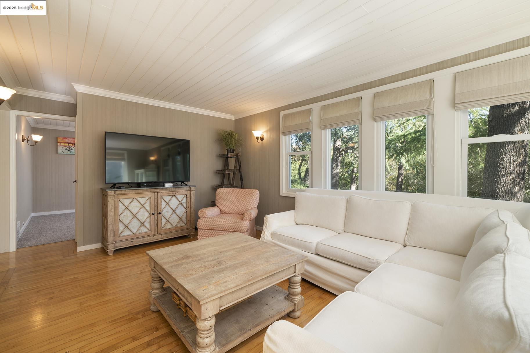2500 Lunada Lane