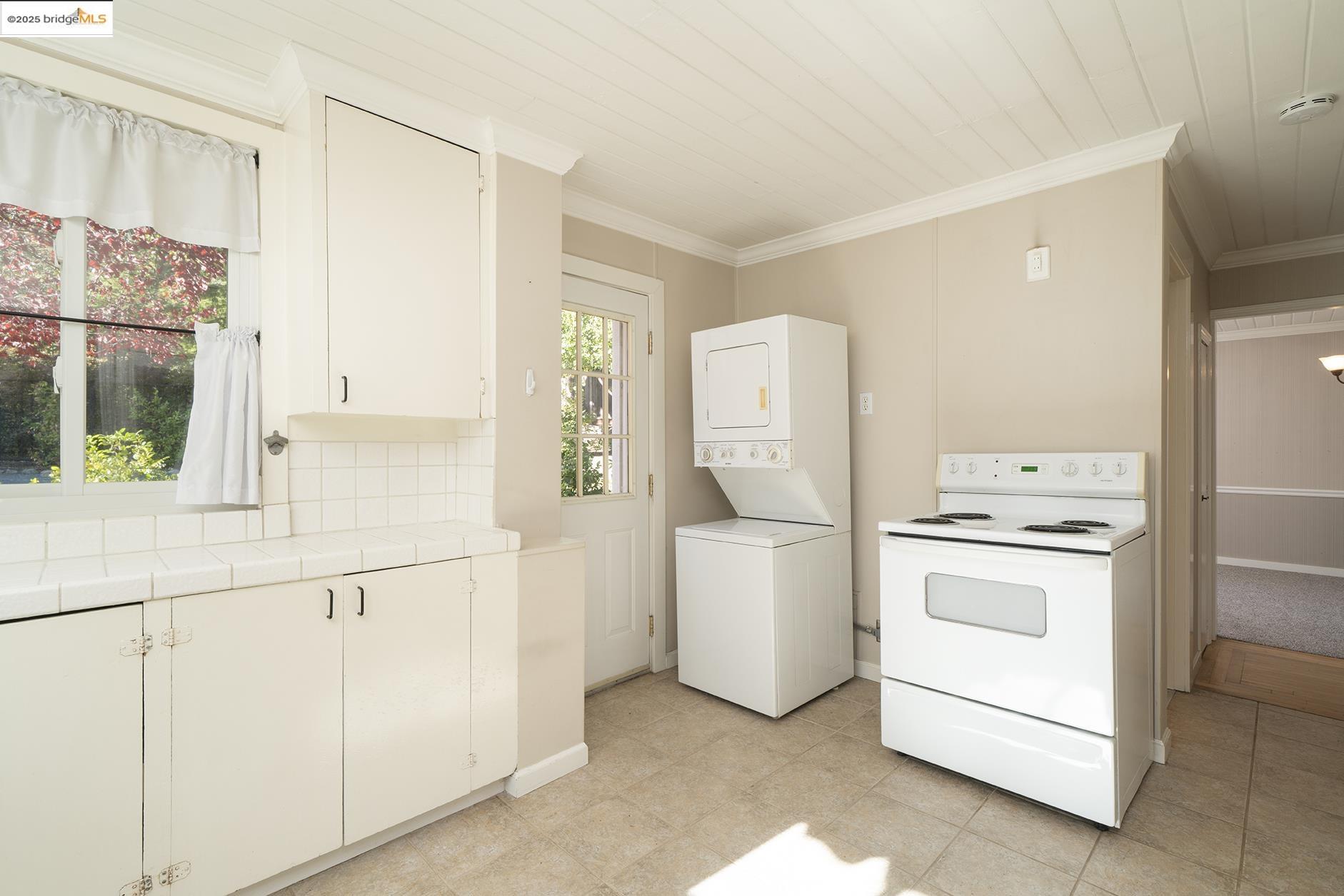2500 Lunada Lane