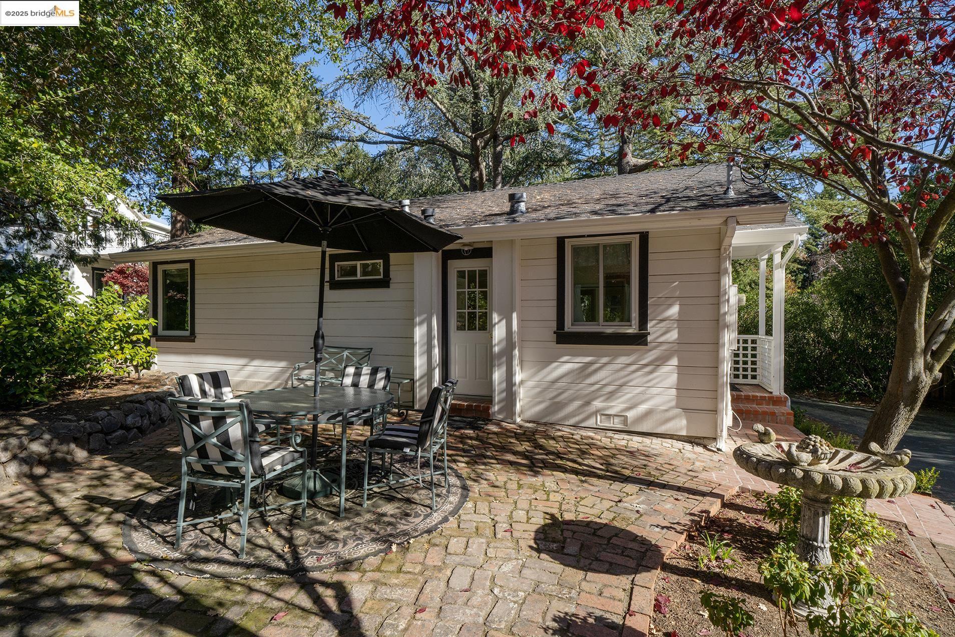 2500 Lunada Lane