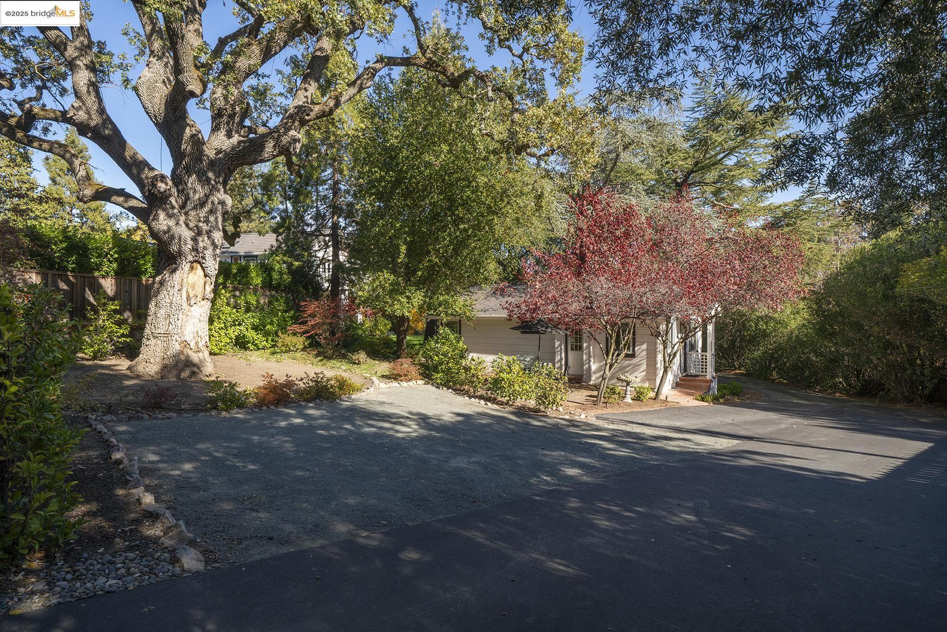 2500 Lunada Lane