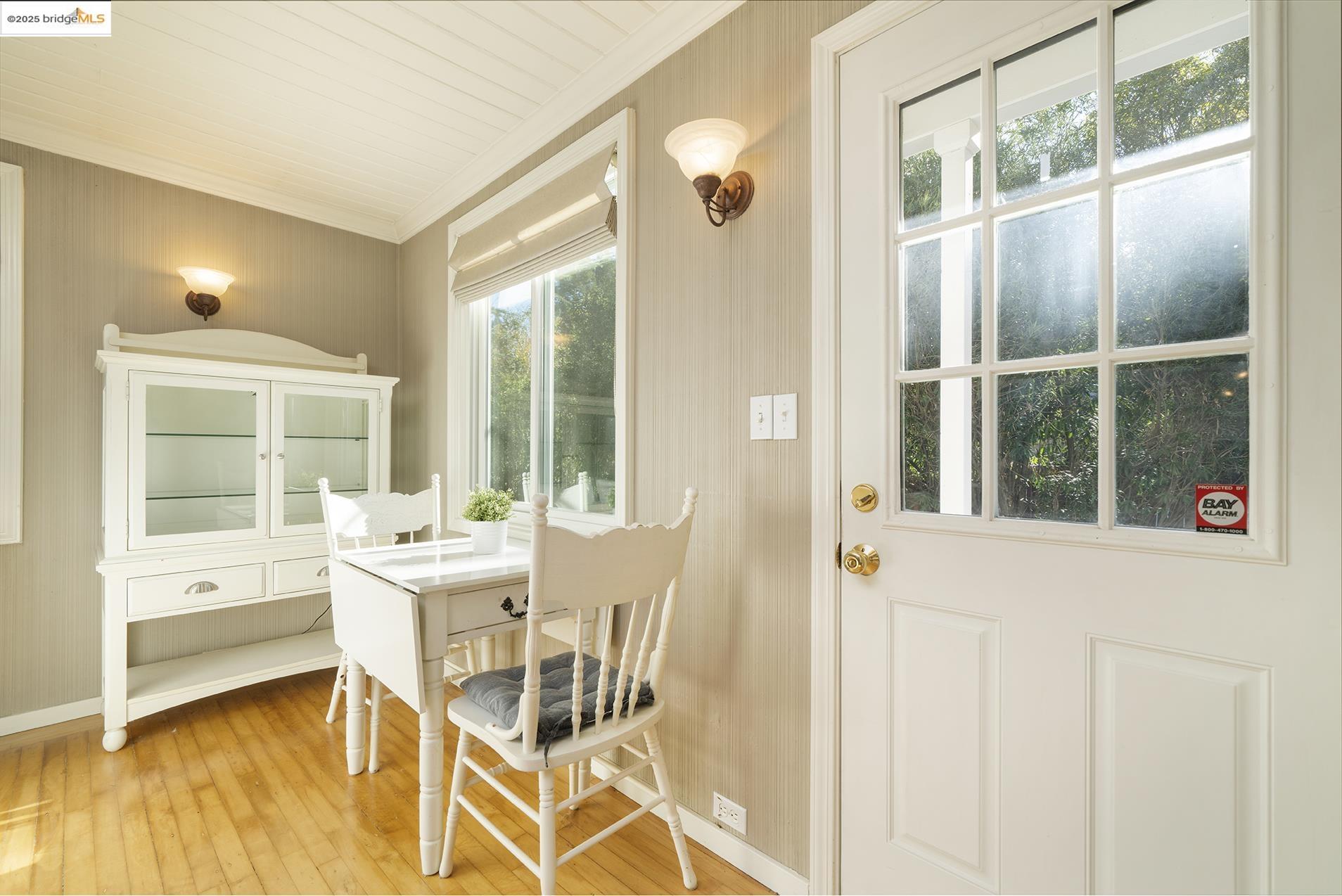 2500 Lunada Lane