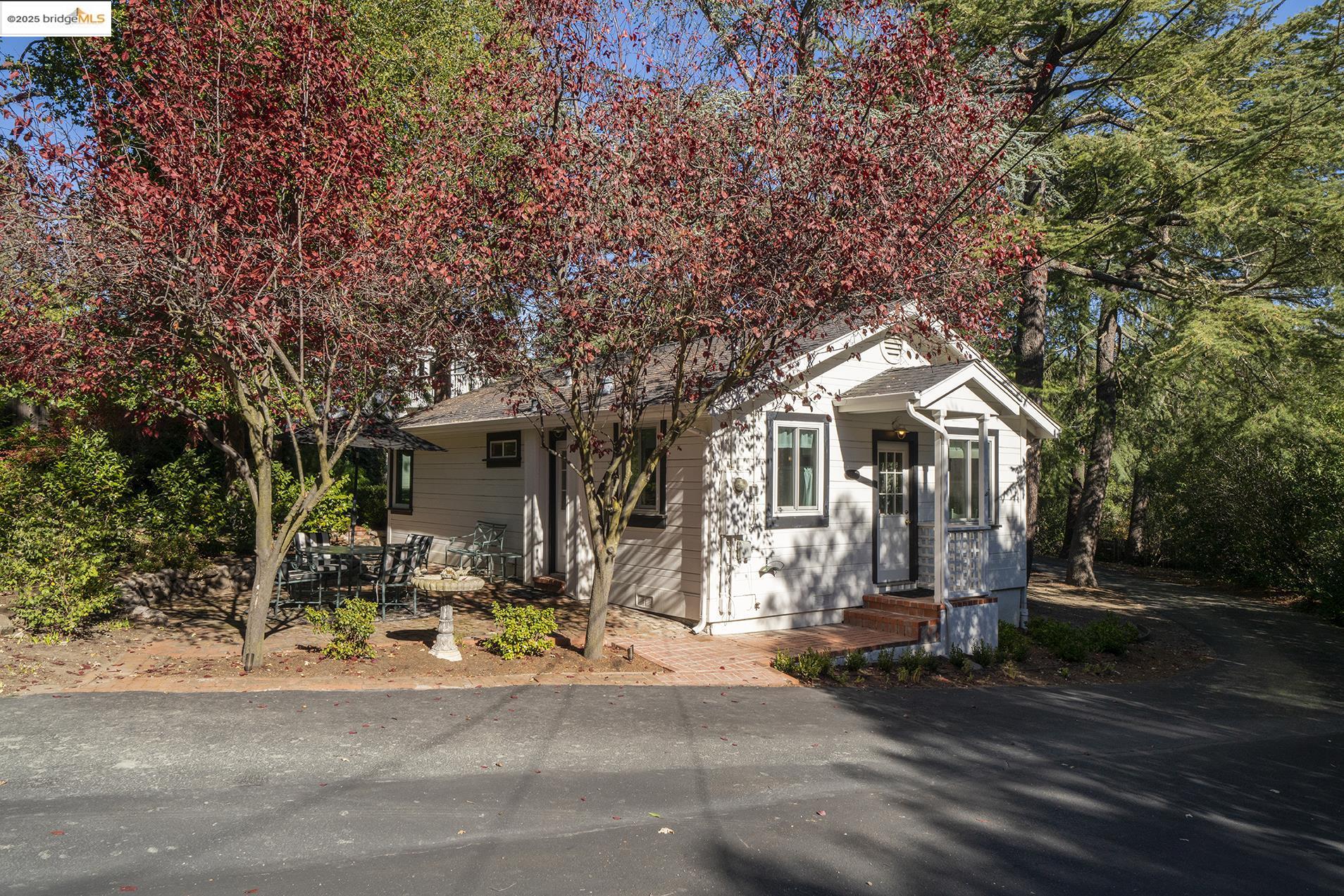 2500 Lunada Lane