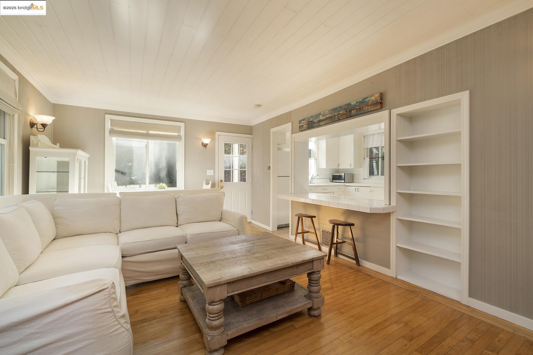 2500 Lunada Lane