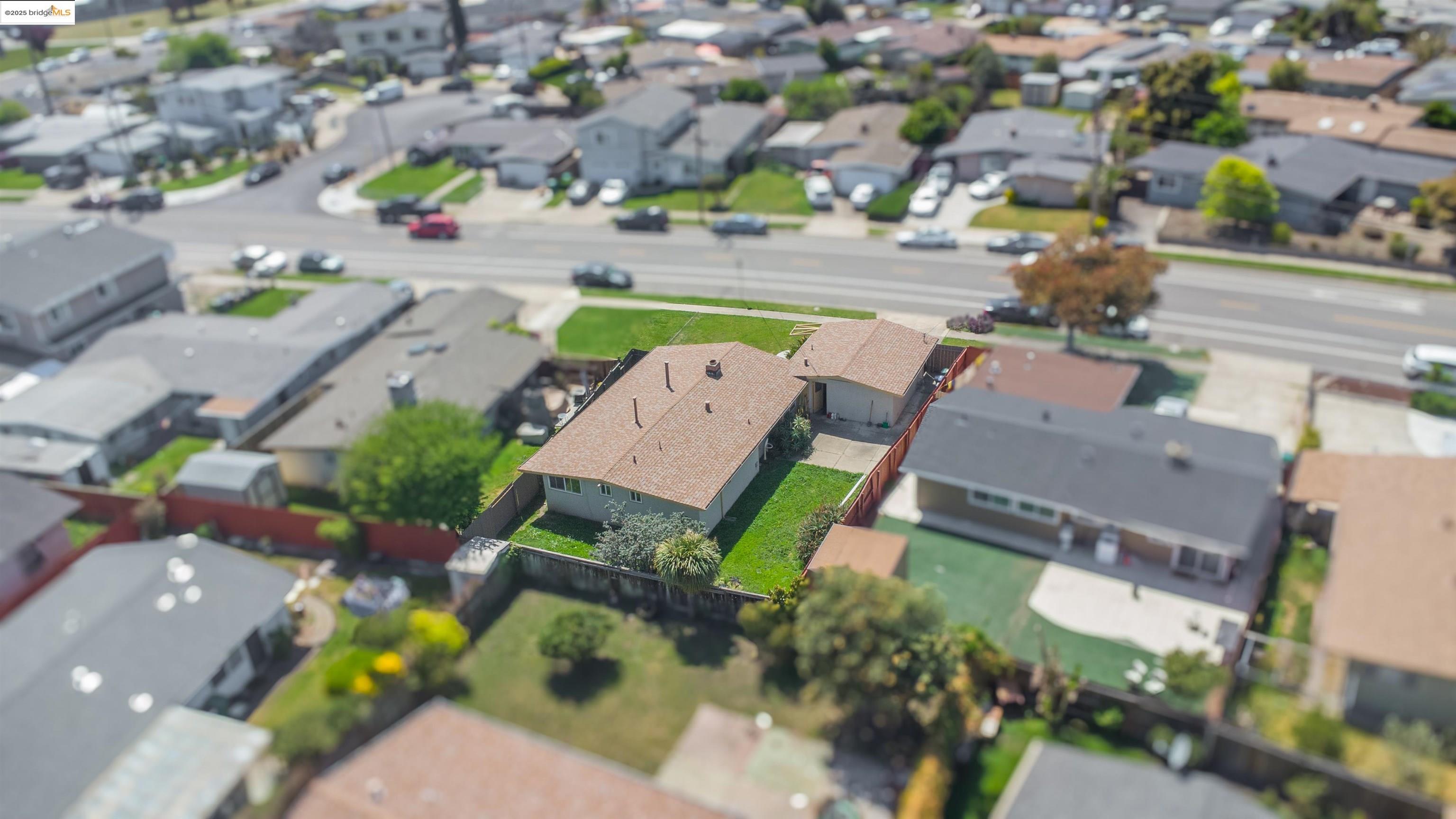 Calaroga Avenue
