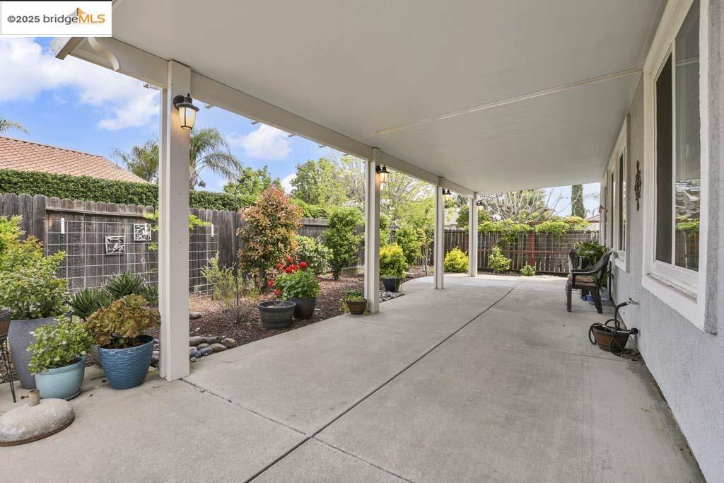 1617 Highland Way