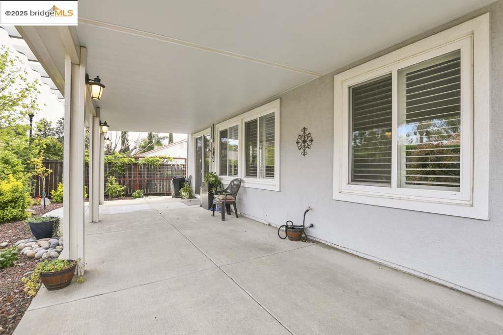 1617 Highland Way