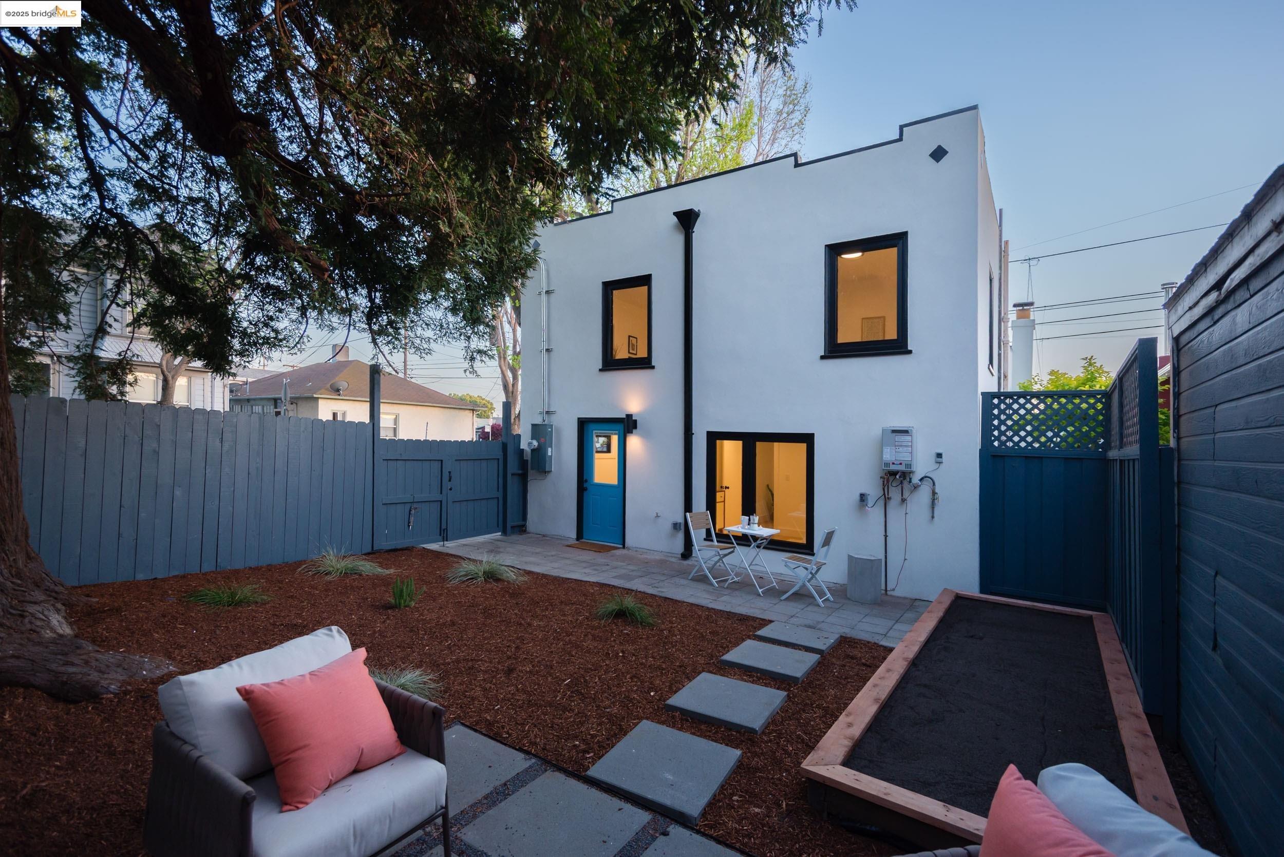 3019 Encinal Avenue