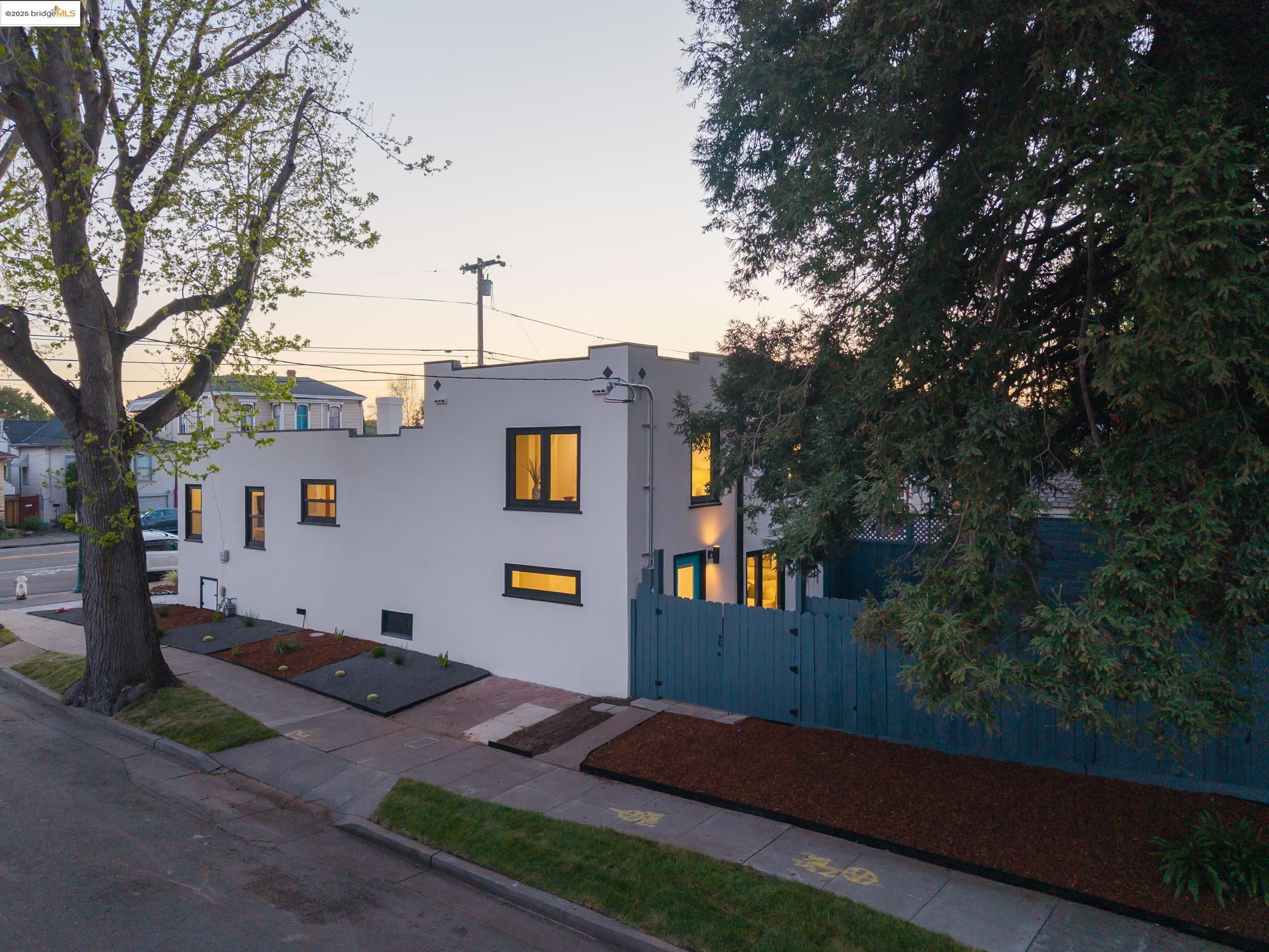 3019 Encinal Avenue