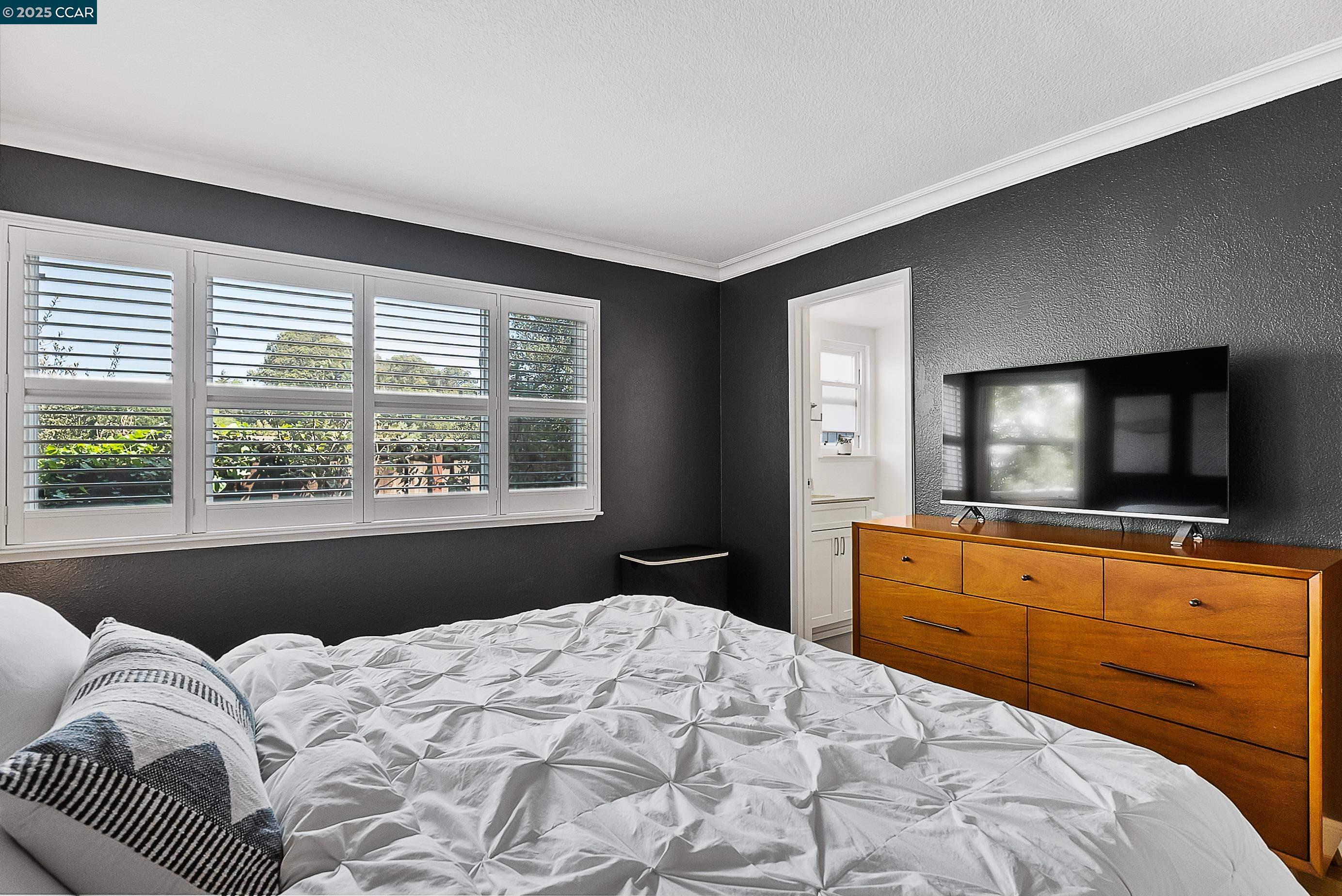 1817 Shirley Dr