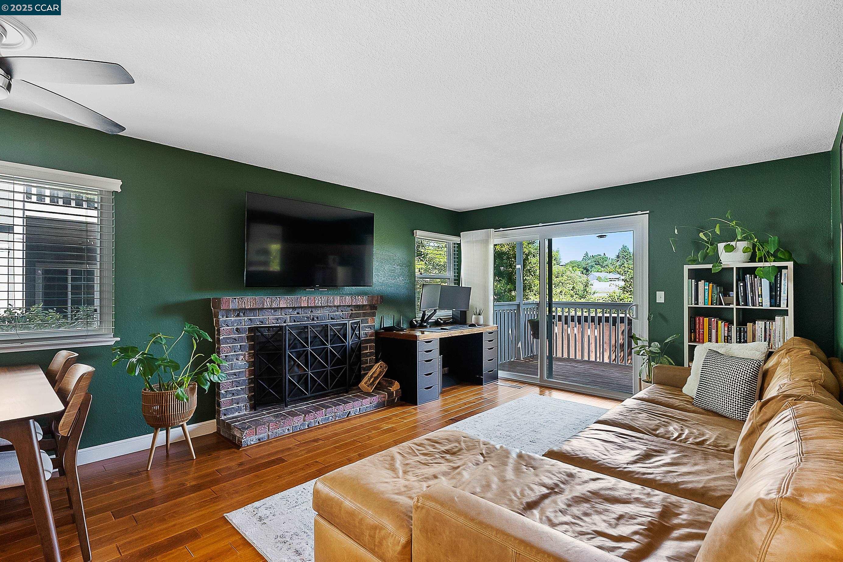 1817 Shirley Dr