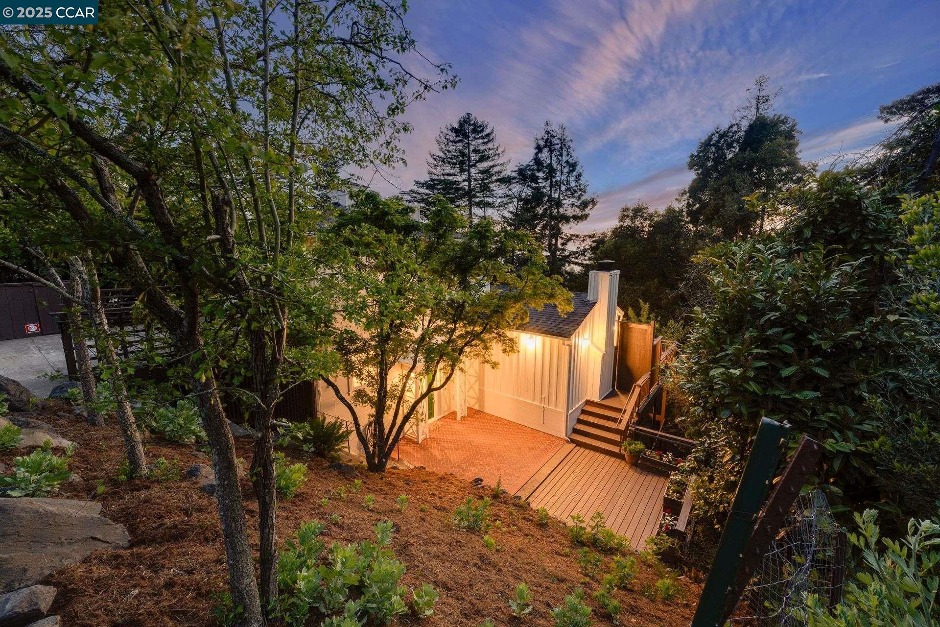 9245 Skyline Blvd