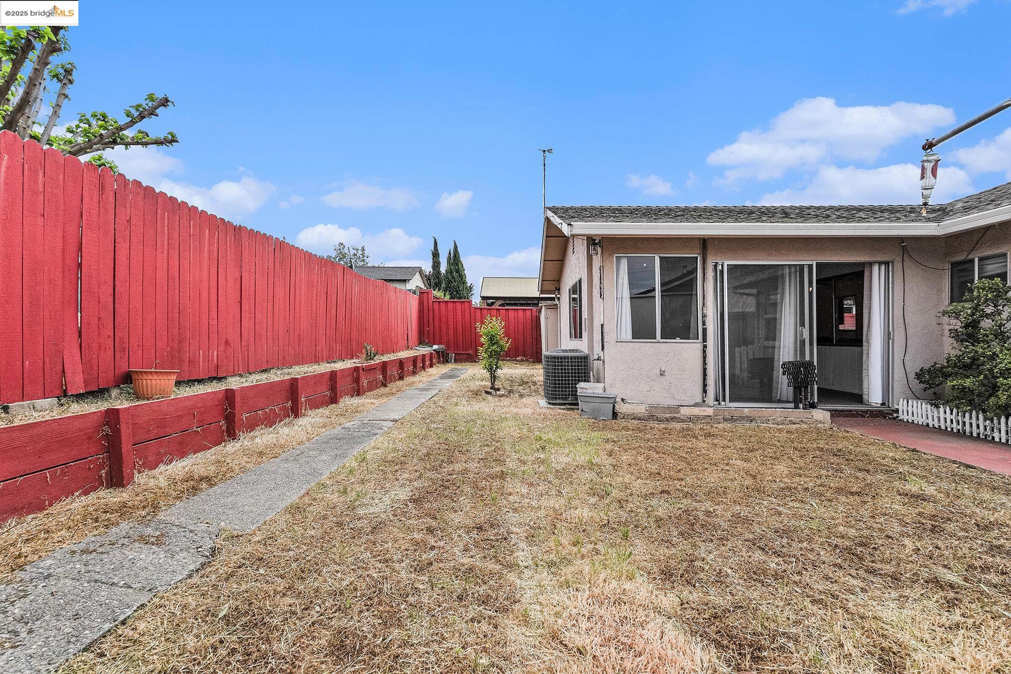 2135 Marsh Ave