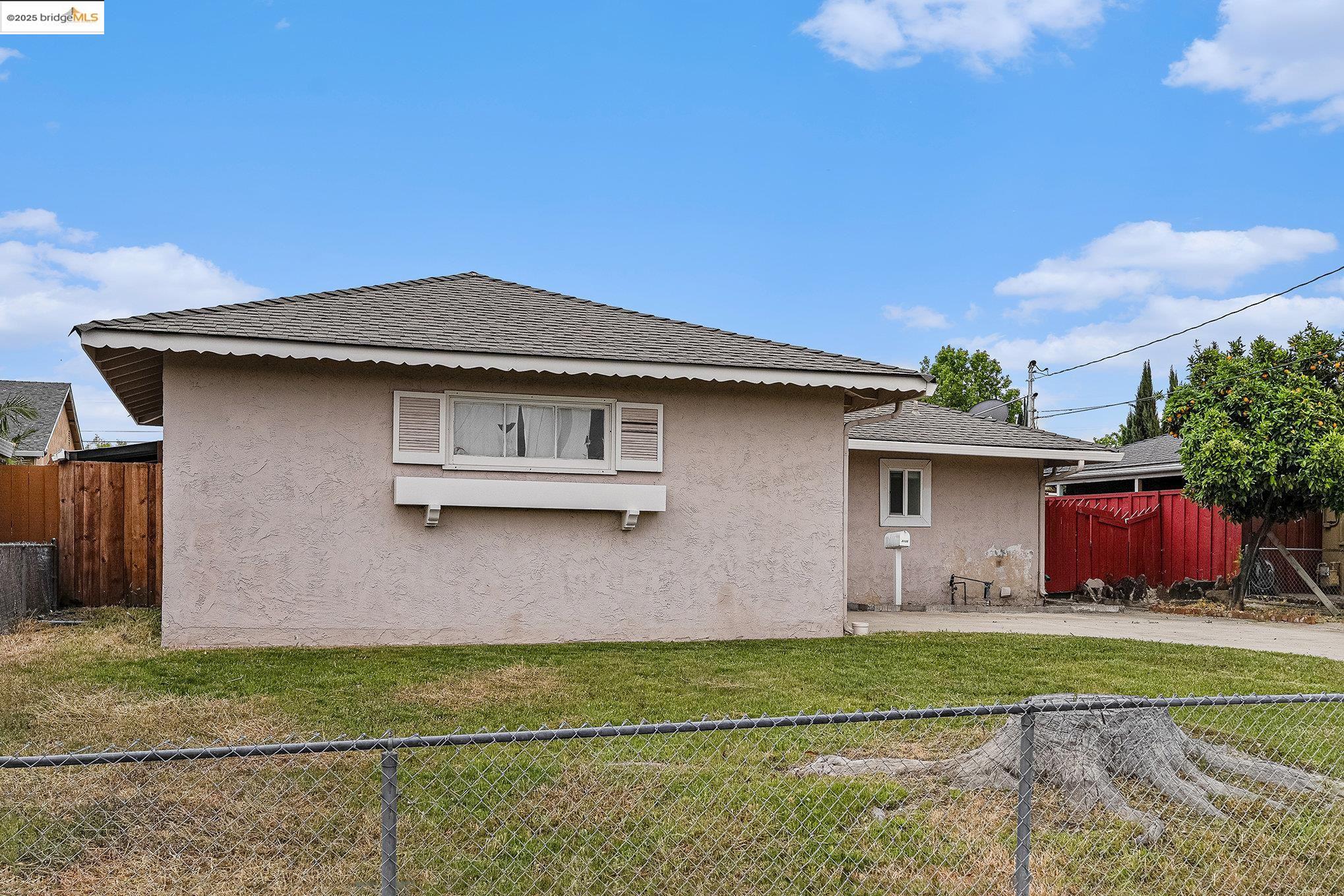2135 Marsh Ave