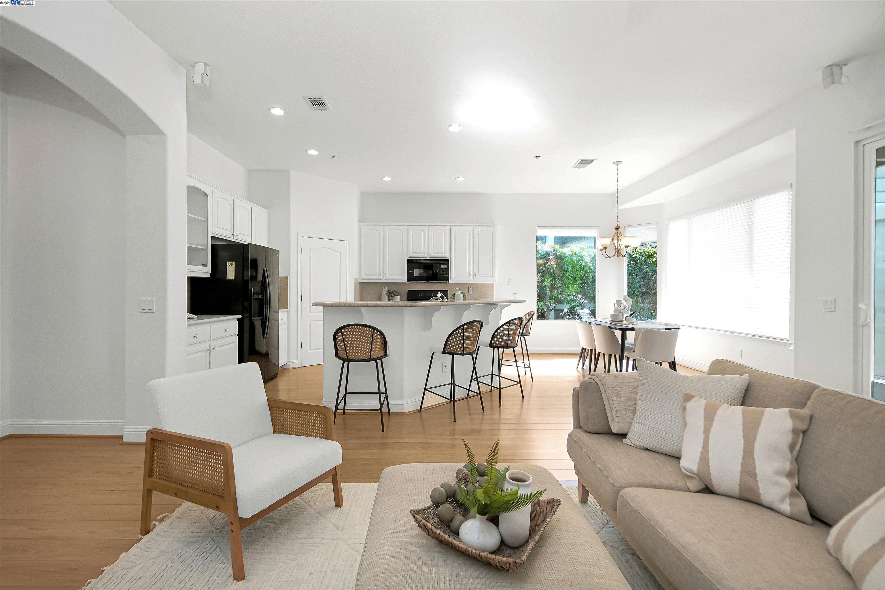 605 Pomona Dr