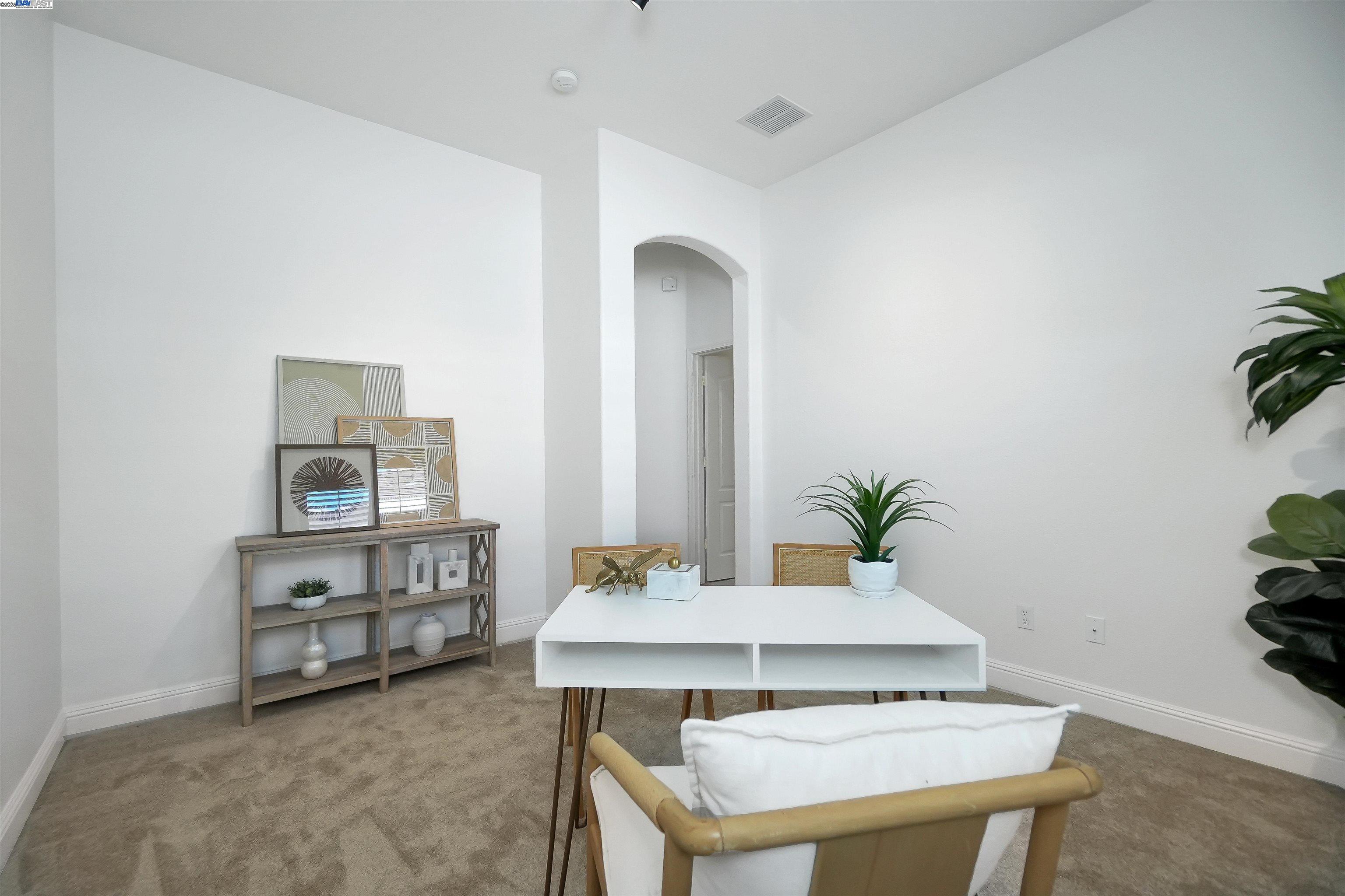 605 Pomona Dr