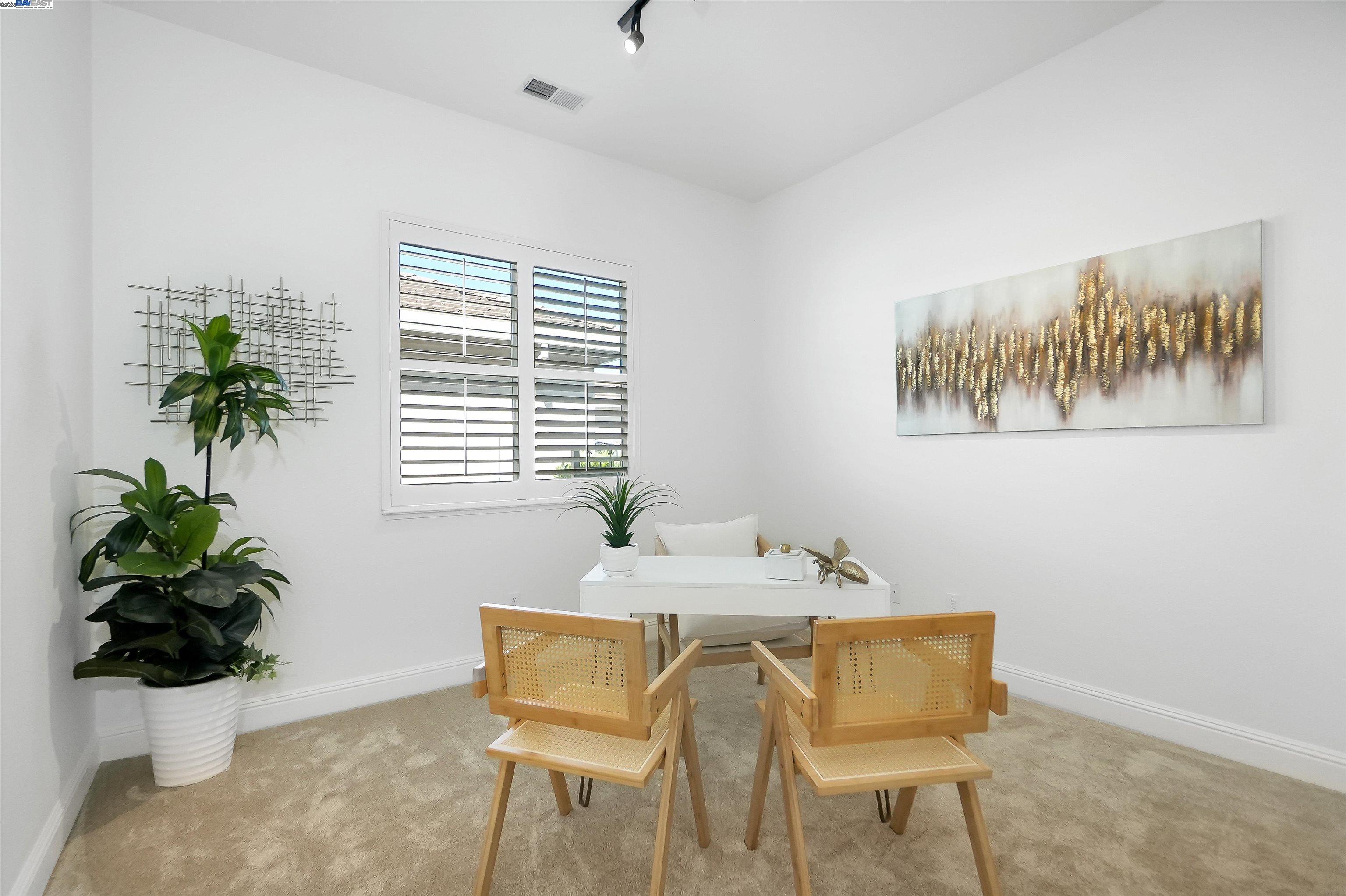 605 Pomona Dr