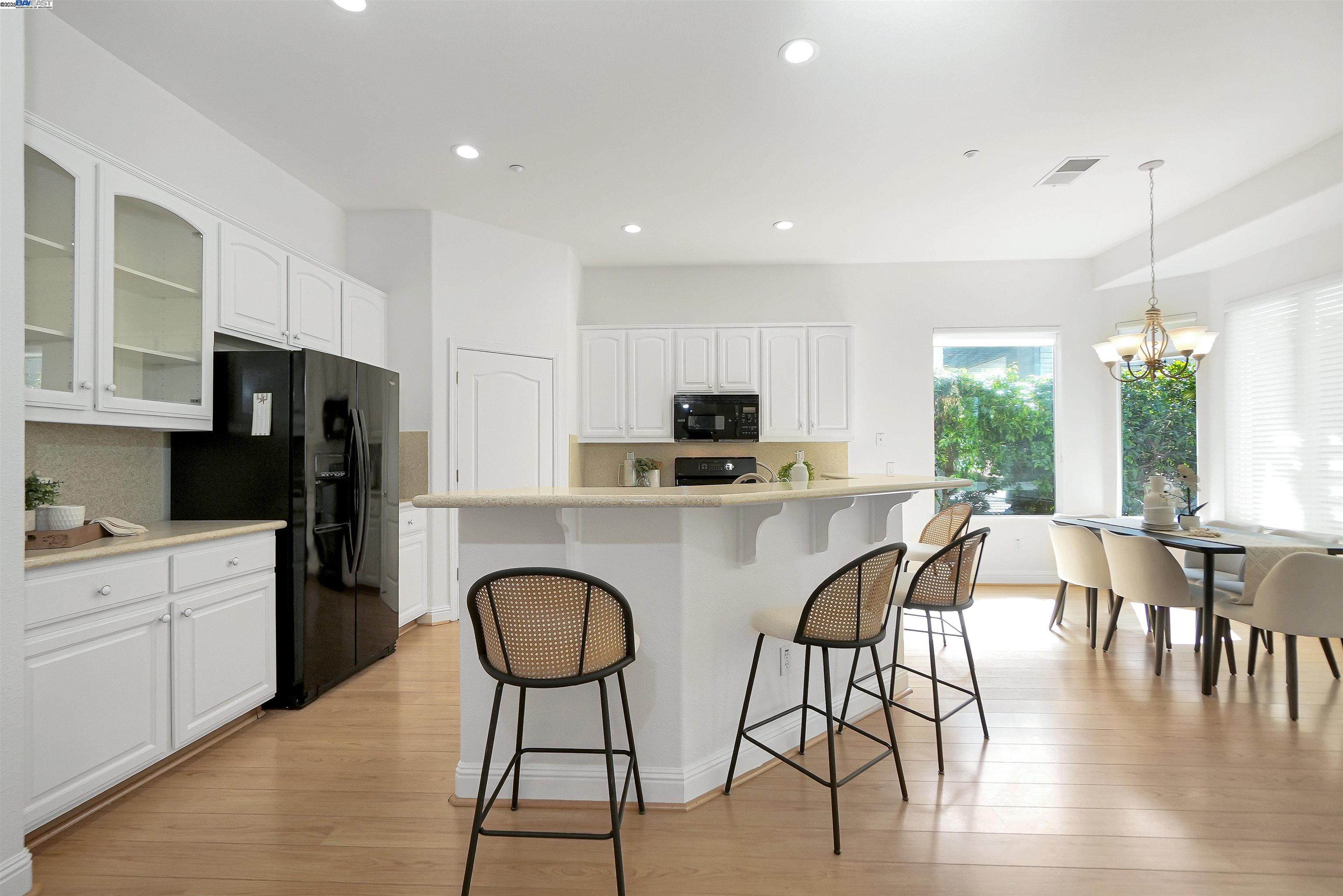 605 Pomona Dr