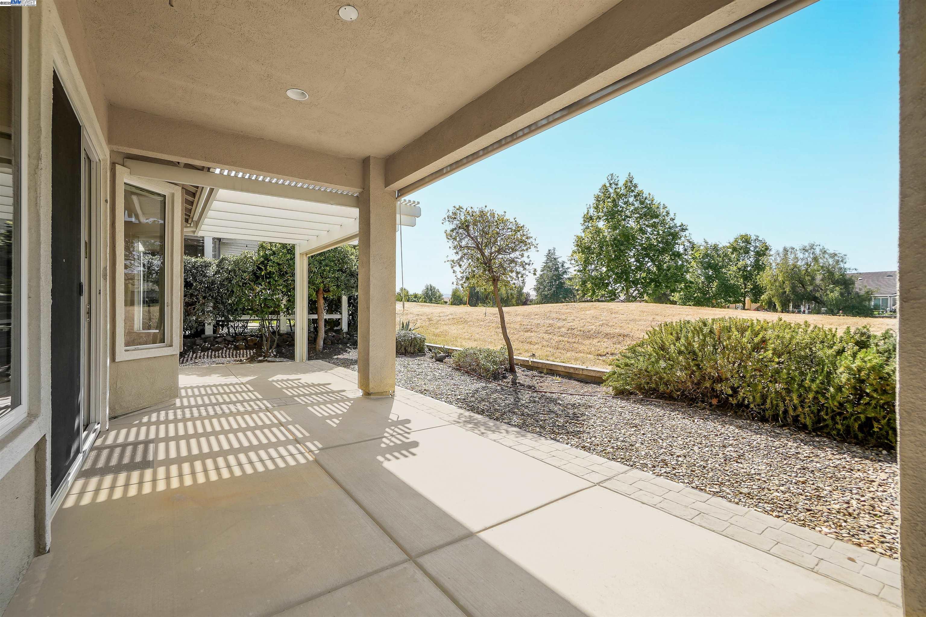 605 Pomona Dr