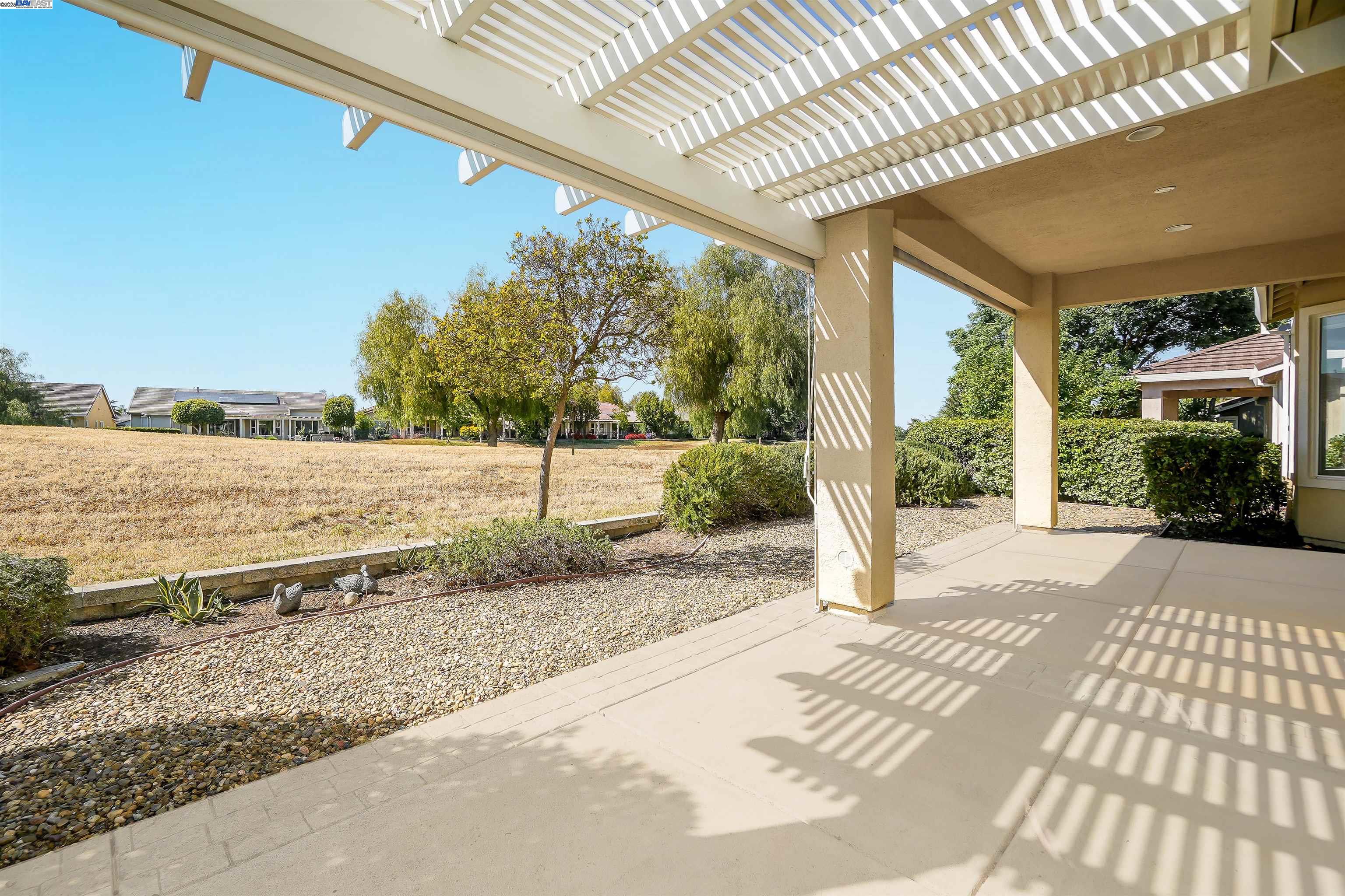 605 Pomona Dr