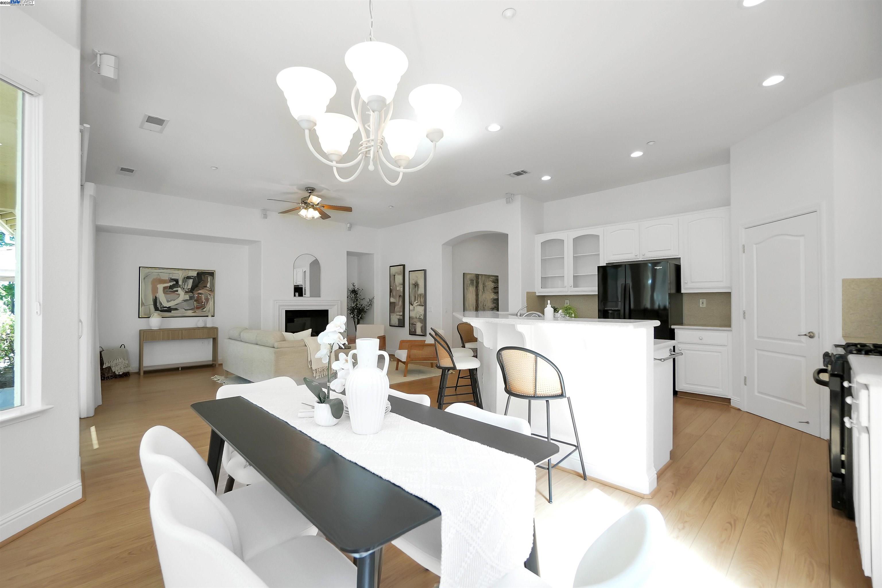 605 Pomona Dr