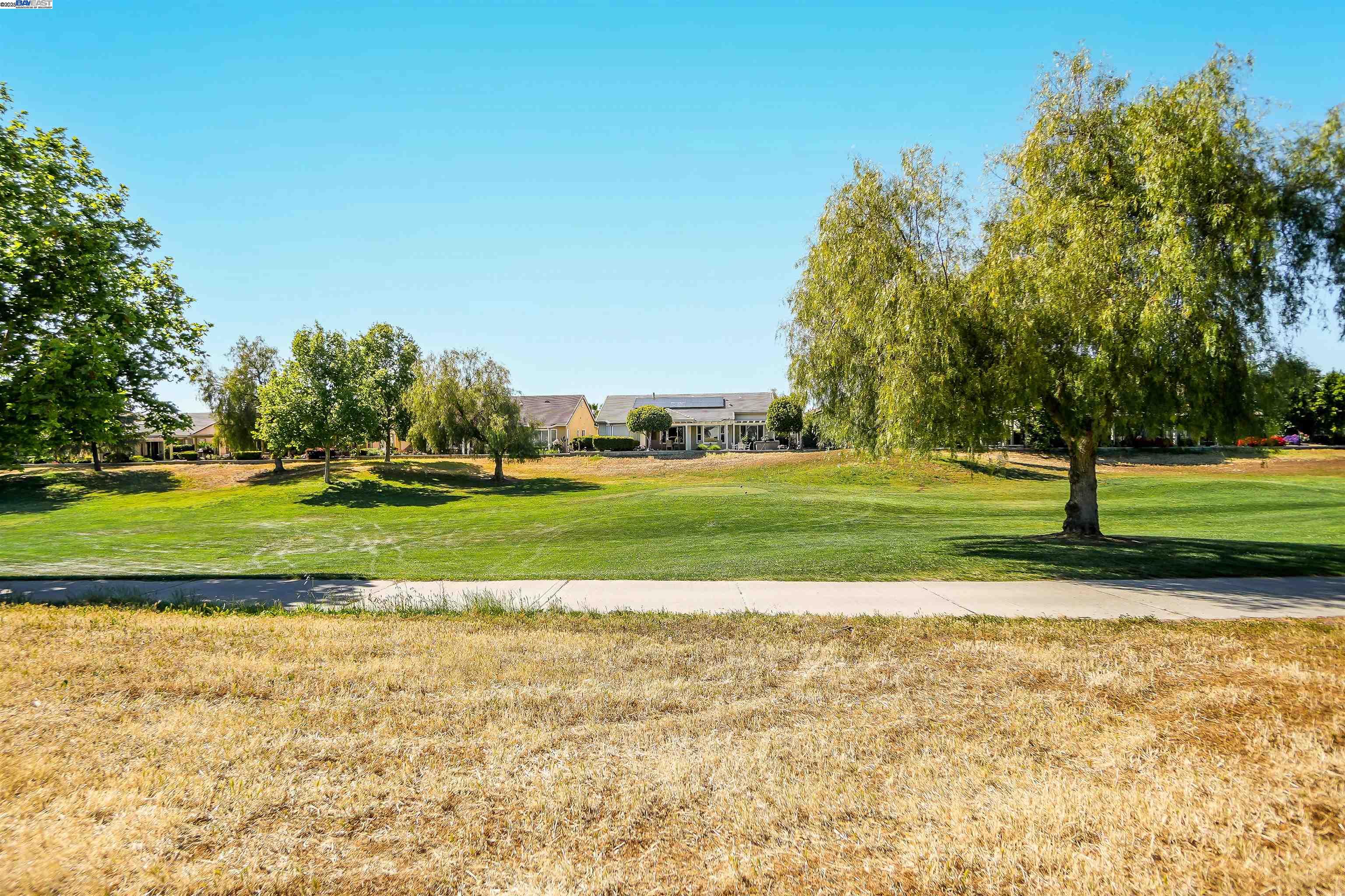605 Pomona Dr
