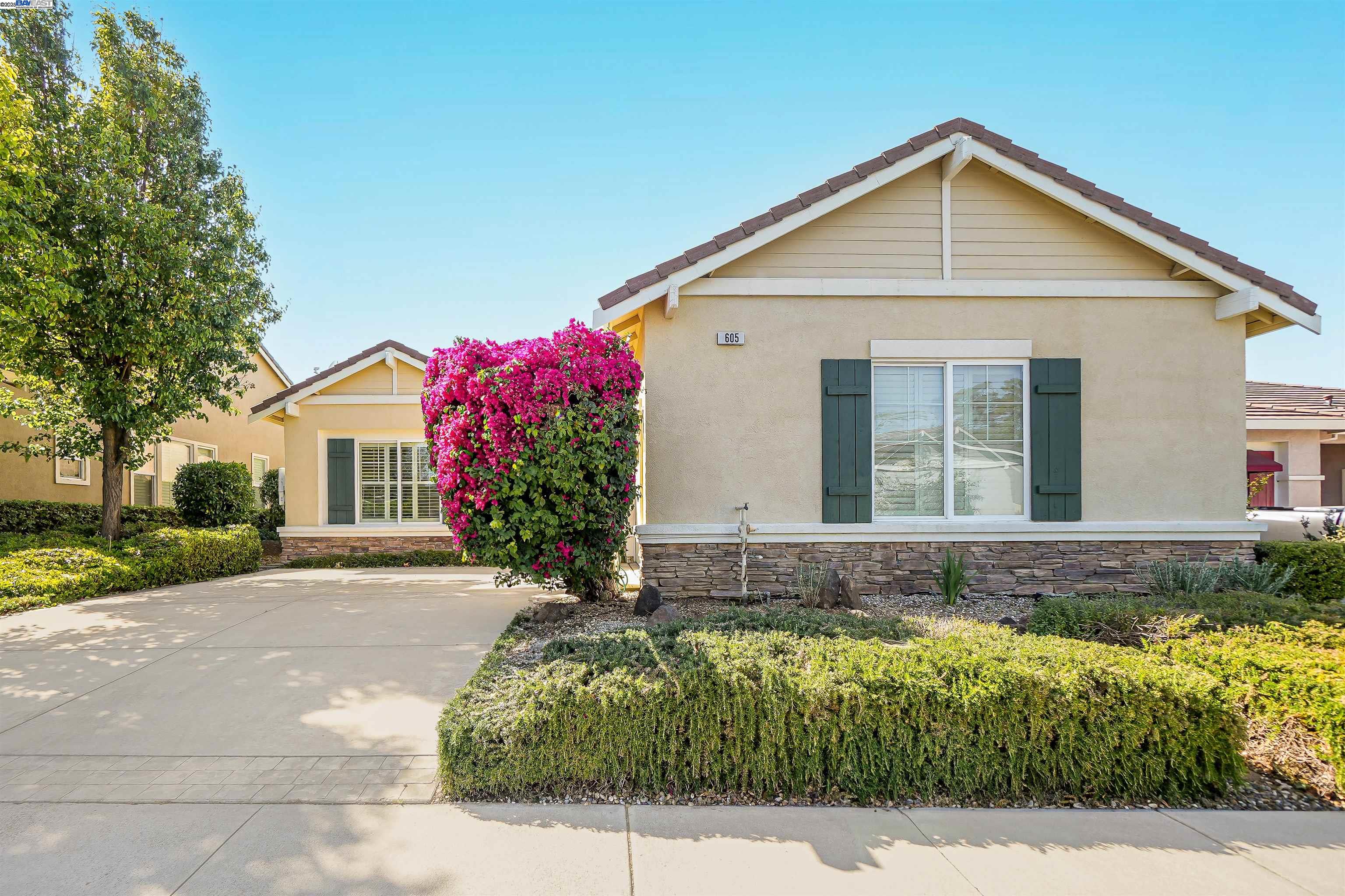 605 Pomona Dr