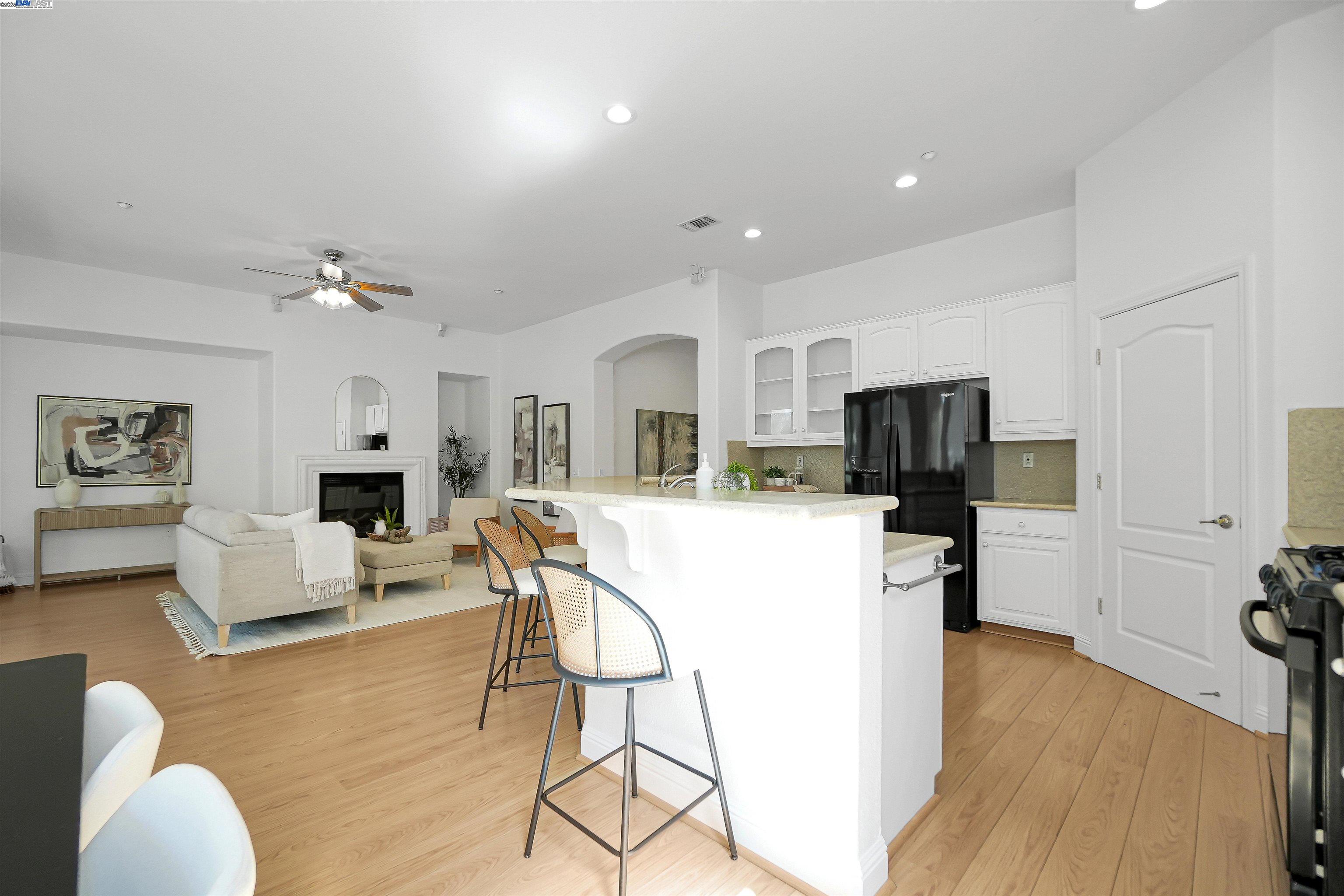 605 Pomona Dr