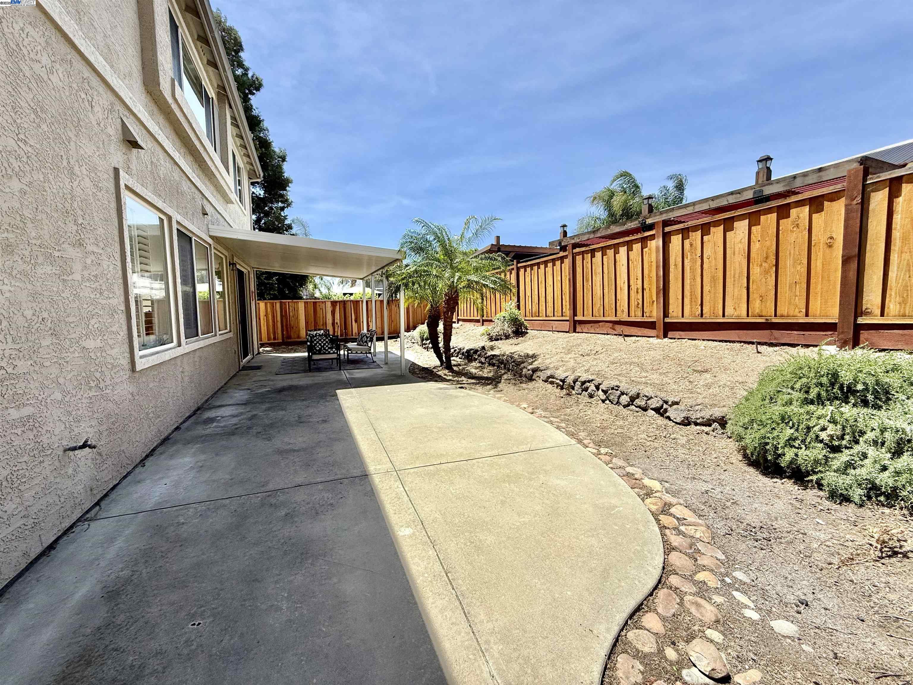 825 Hollowbrook Dr