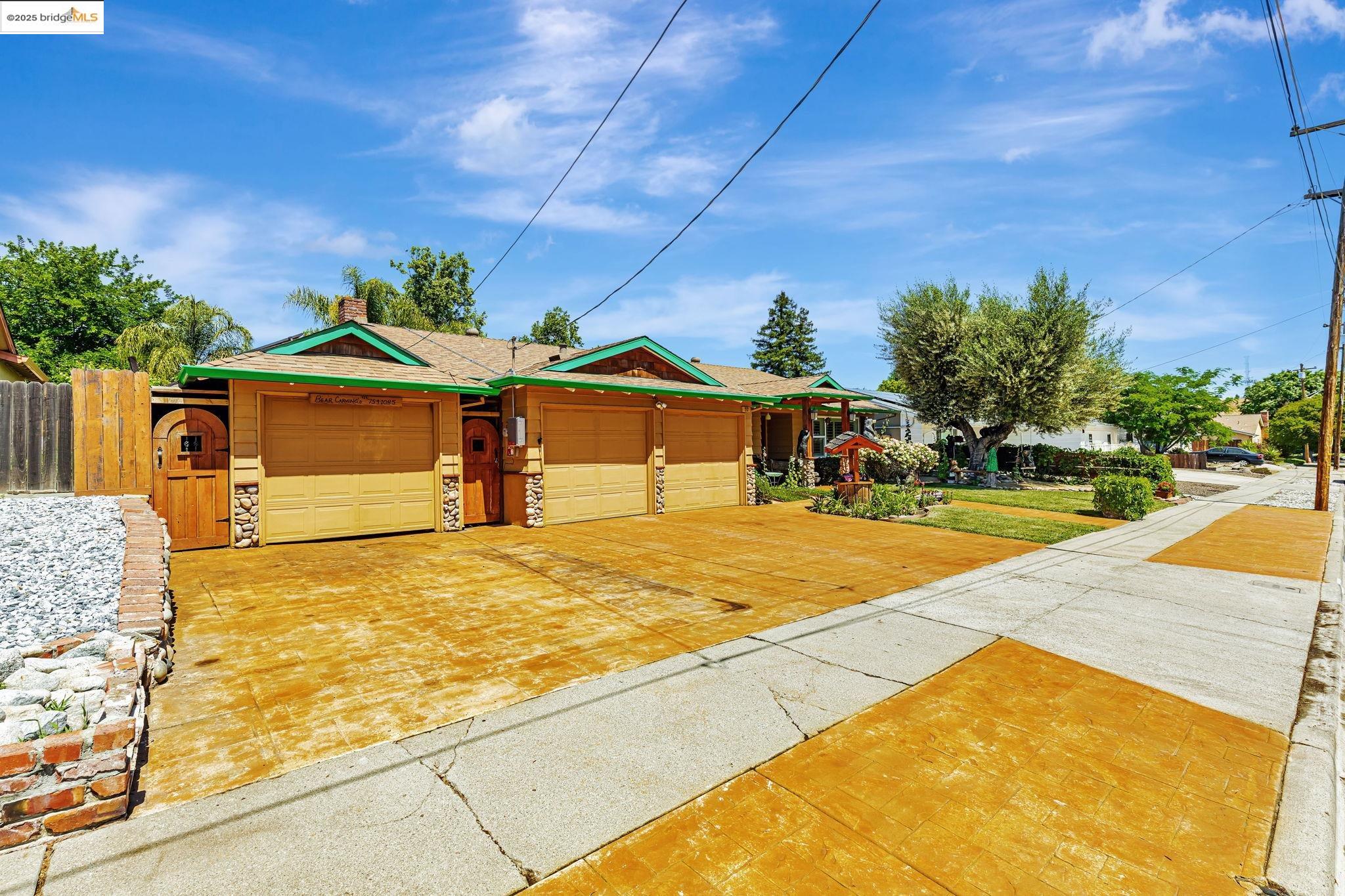 212 Matsqui Rd