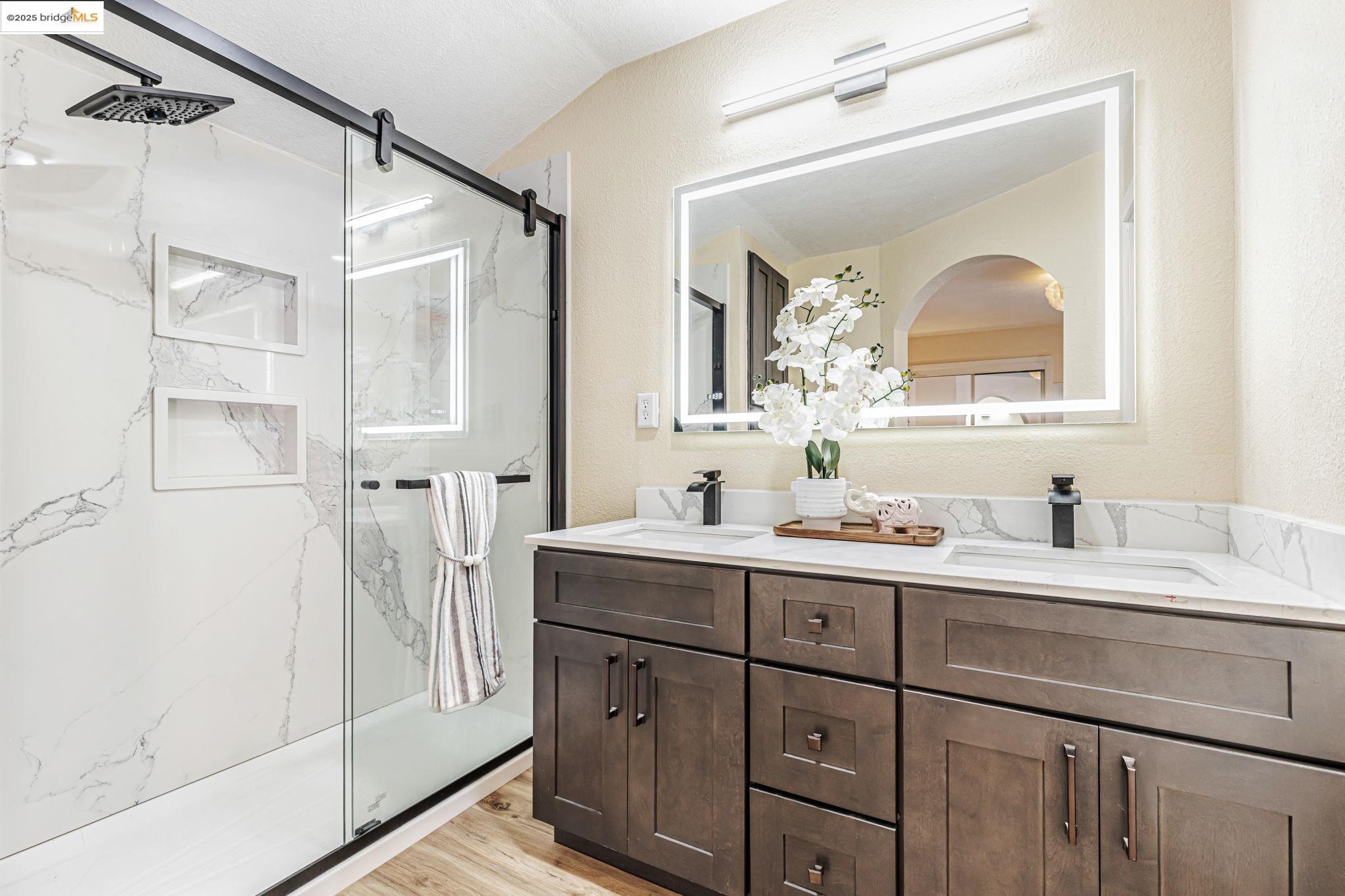 212 Matsqui Rd