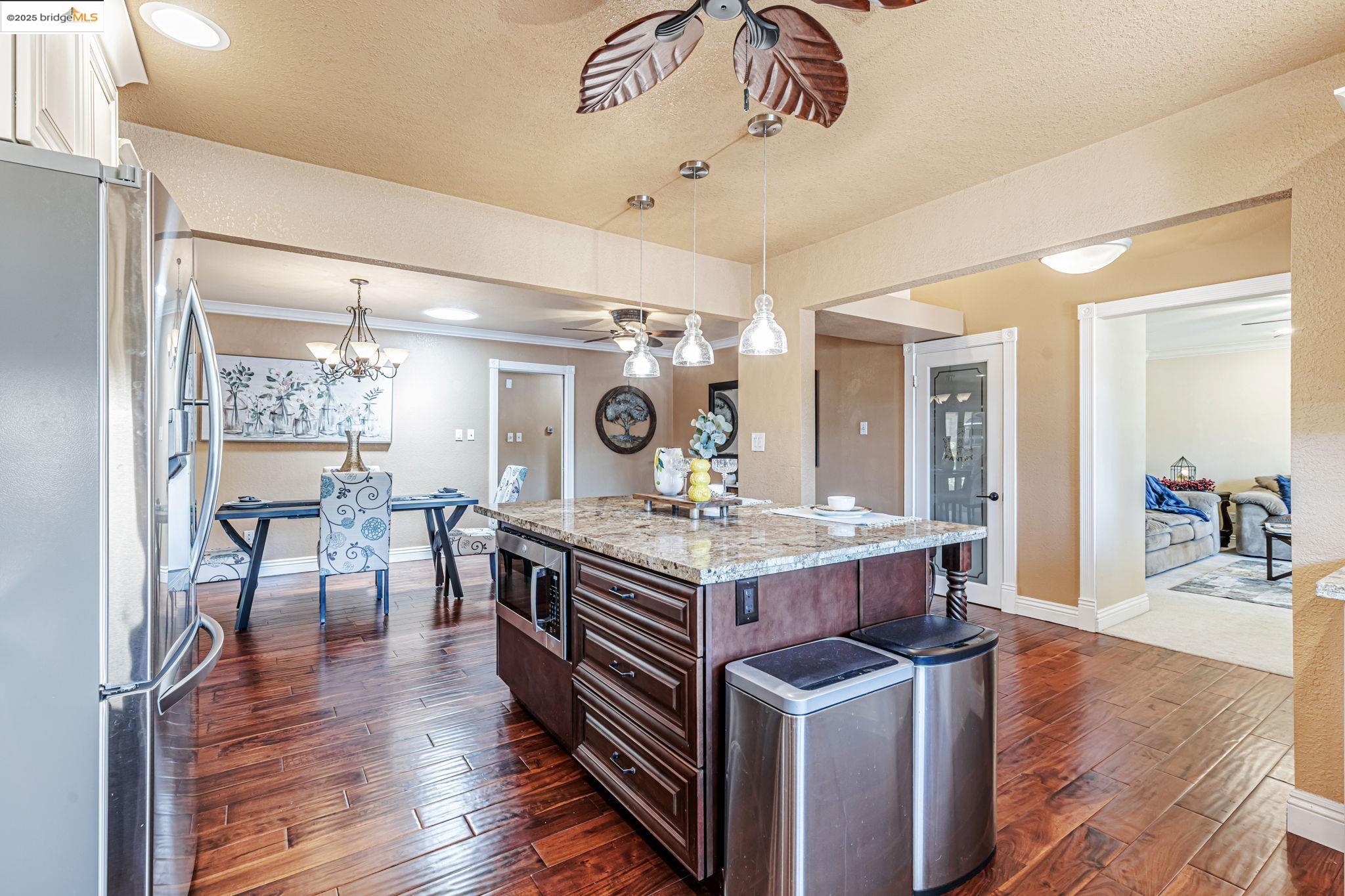 212 Matsqui Rd