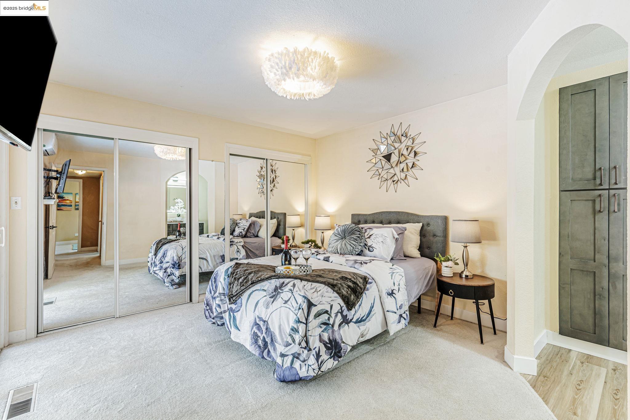 212 Matsqui Rd