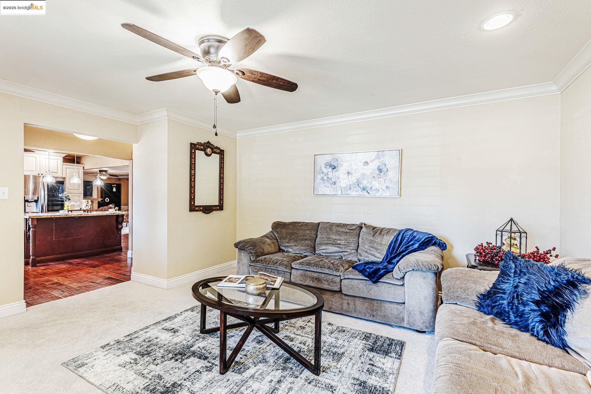 212 Matsqui Rd