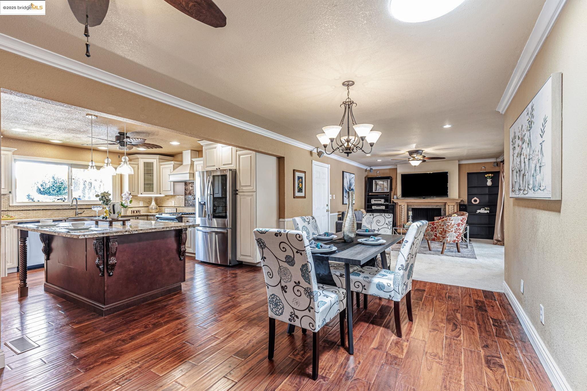 212 Matsqui Rd