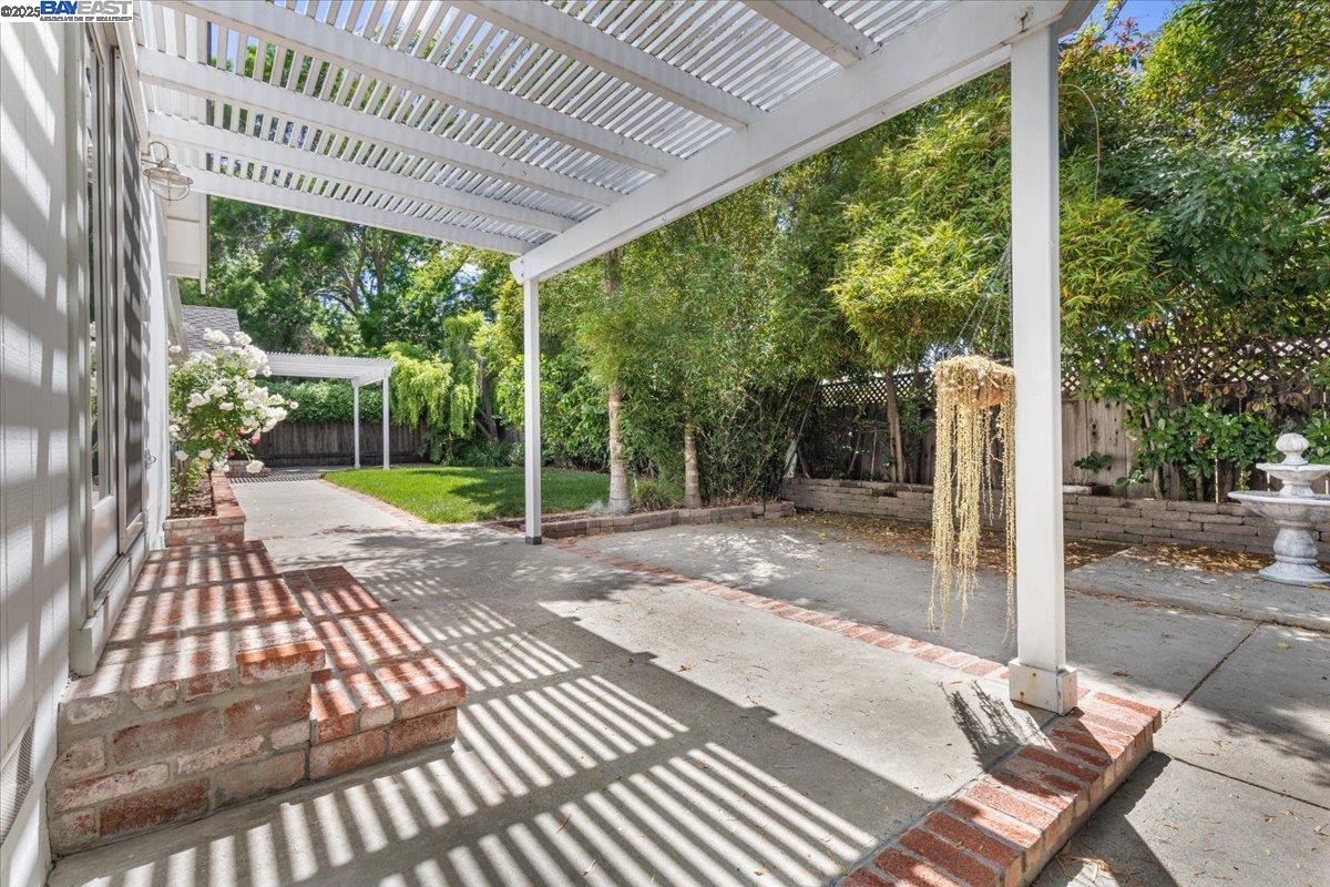 1673 Walnut Heights Lane