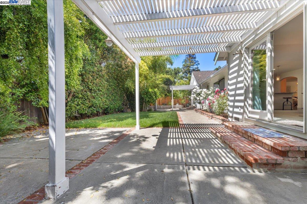 1673 Walnut Heights Lane